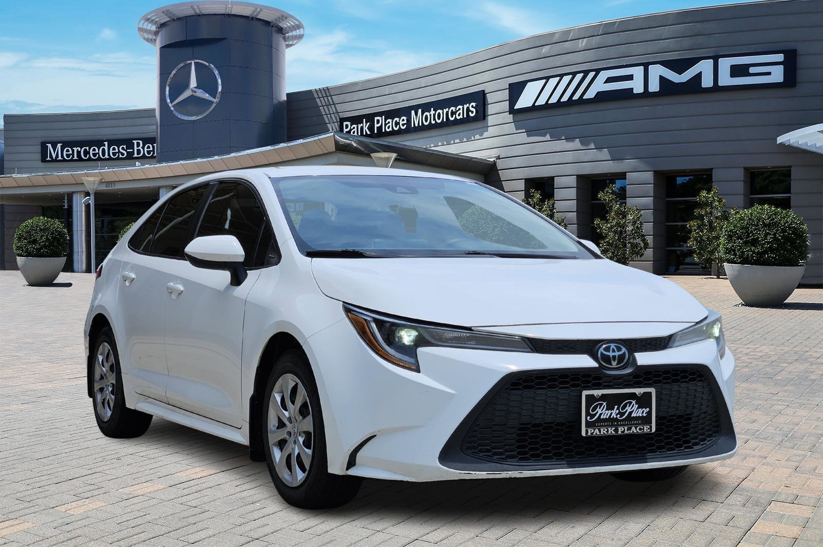 Used 2020 Toyota Corolla LE with VIN 5YFEPRAE1LP032935 for sale in Dallas, TX