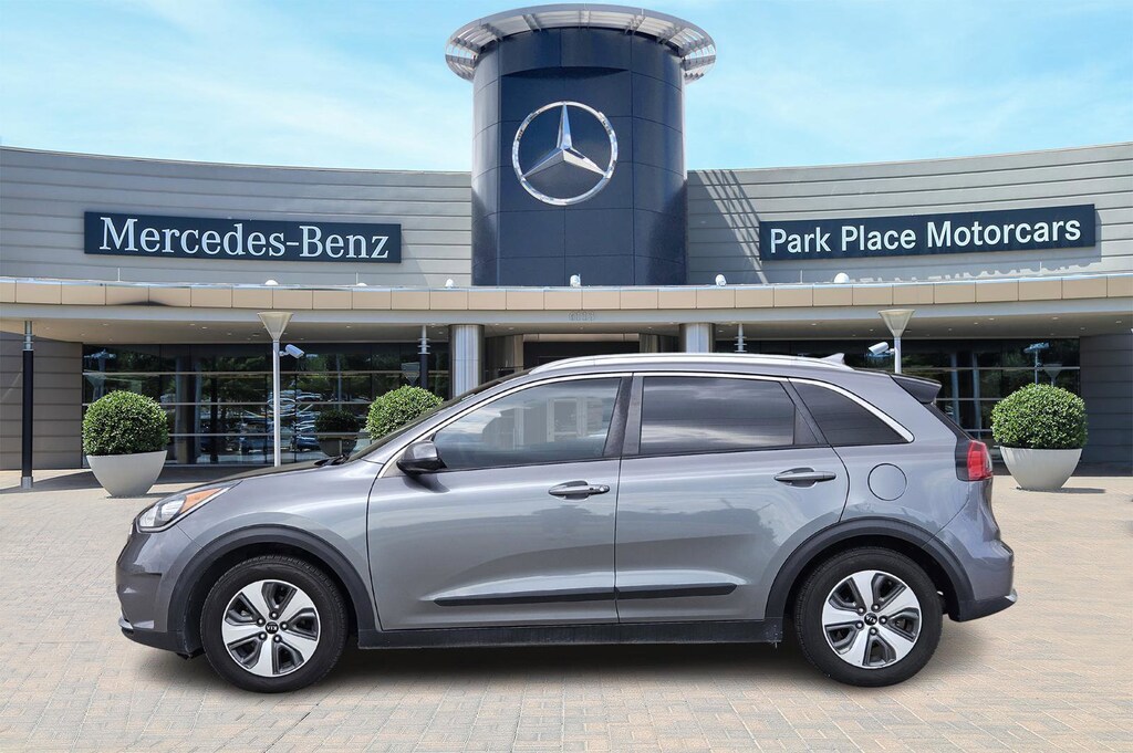 Used 2018 Kia Niro LX SUV
