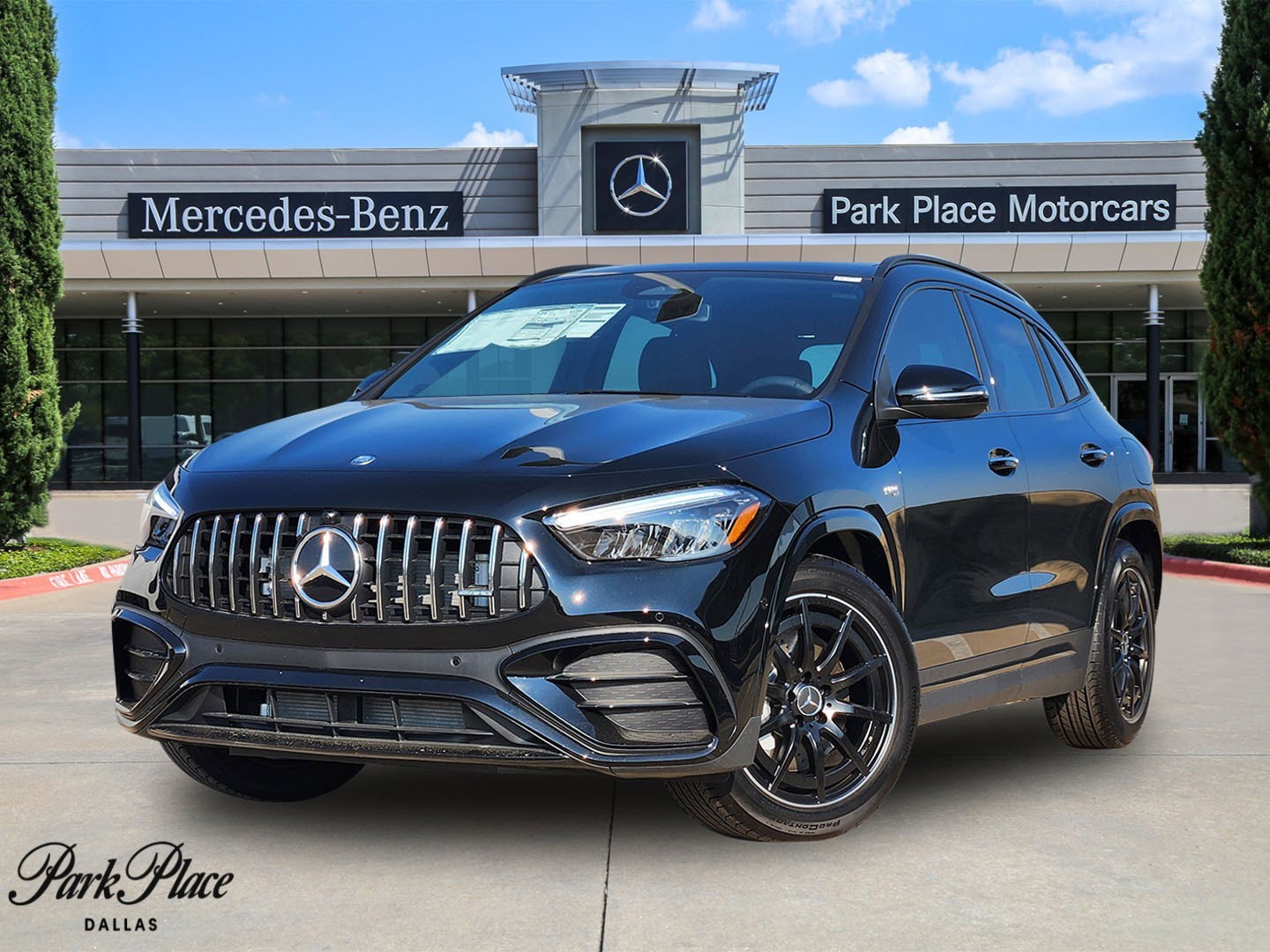 2026 Mercedes-Benz GLA AMG GLA 35's photo