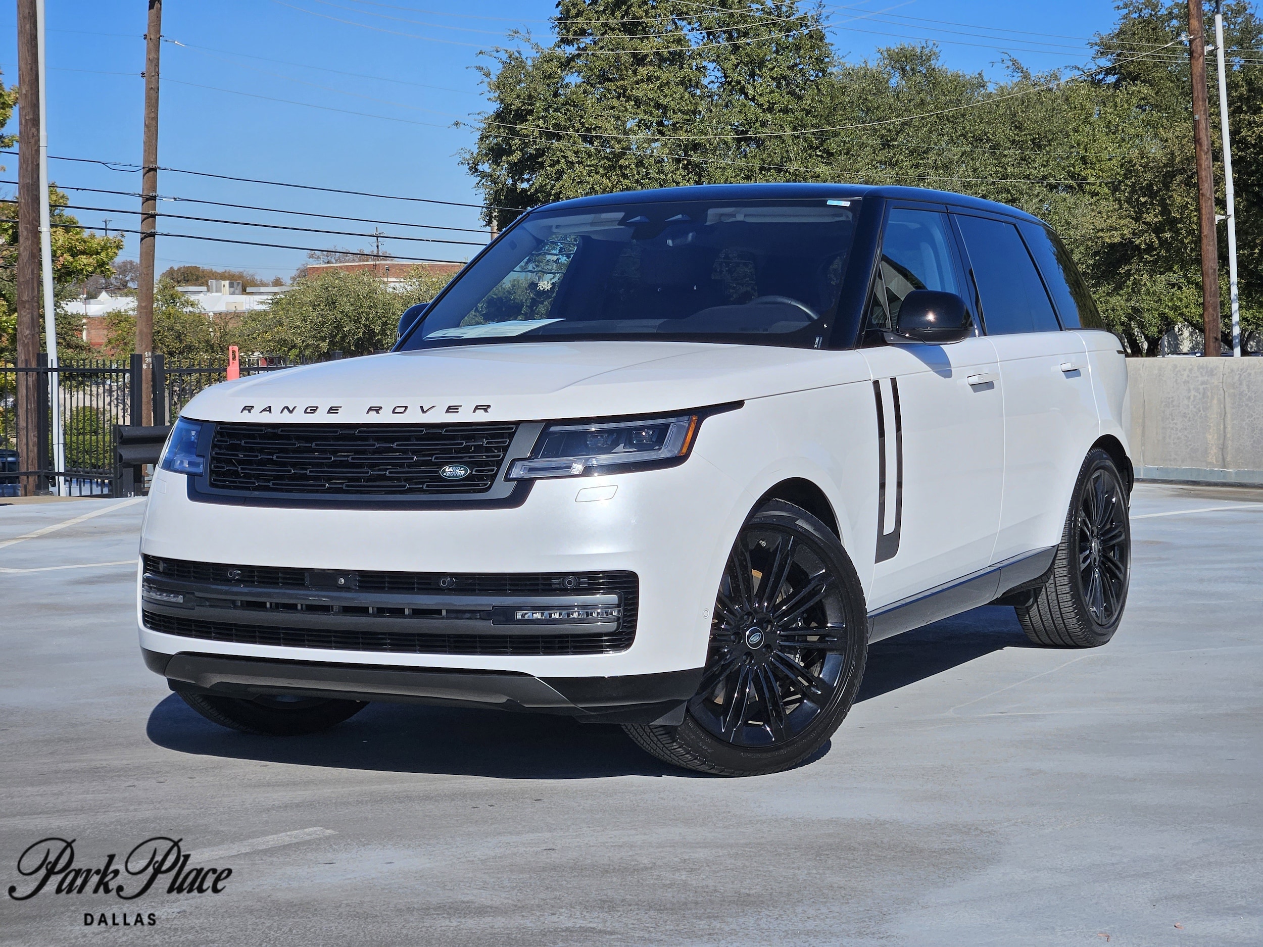 2023 Land Rover Range Rover SE's photo