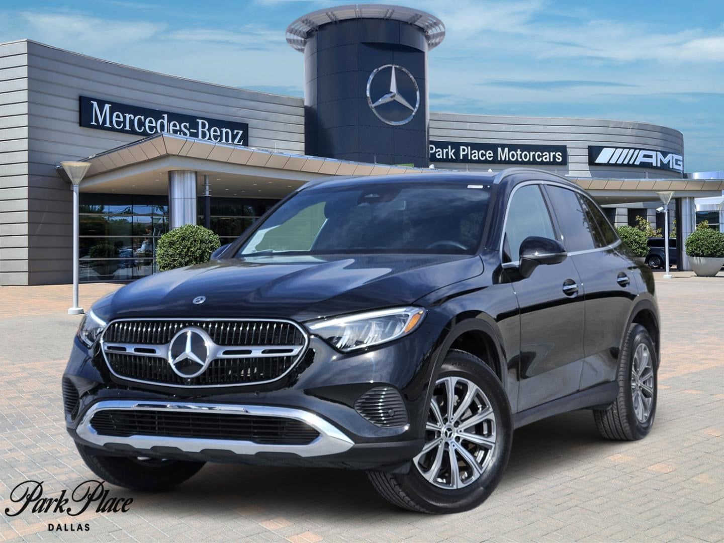 2025 Mercedes-Benz GLC Base's photo