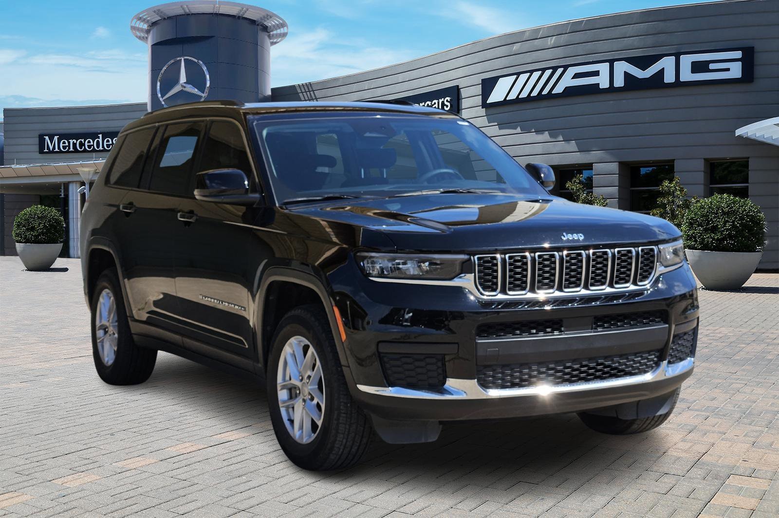 Used 2023 Jeep Grand Cherokee L Laredo with VIN 1C4RJJAG4P8742743 for sale in Dallas, TX