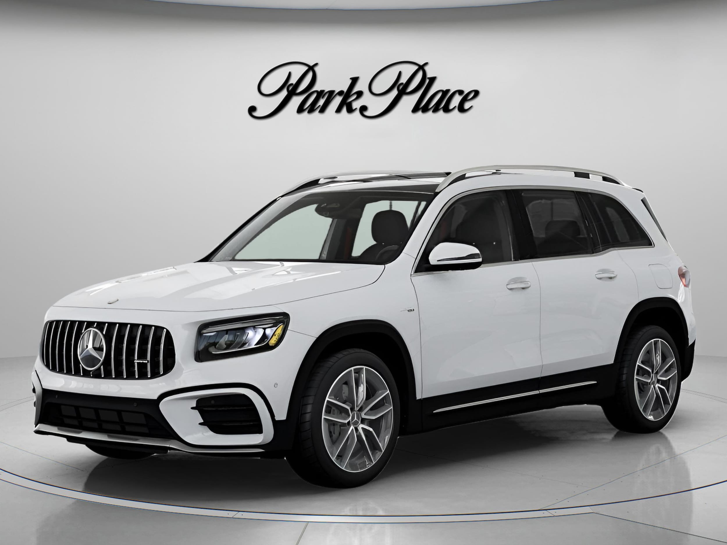 2026 Mercedes-Benz GLB GLB 35 AMG 4MATIC's photo