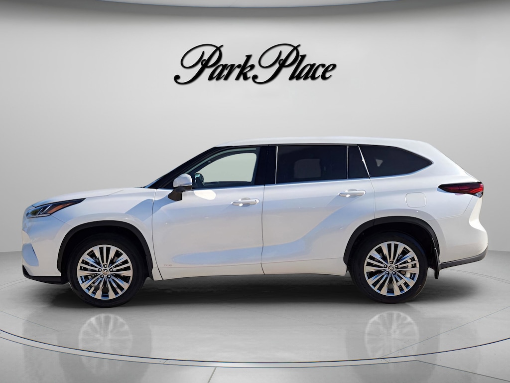 Used 2025 Toyota Highlander Hybrid Platinum SUV
