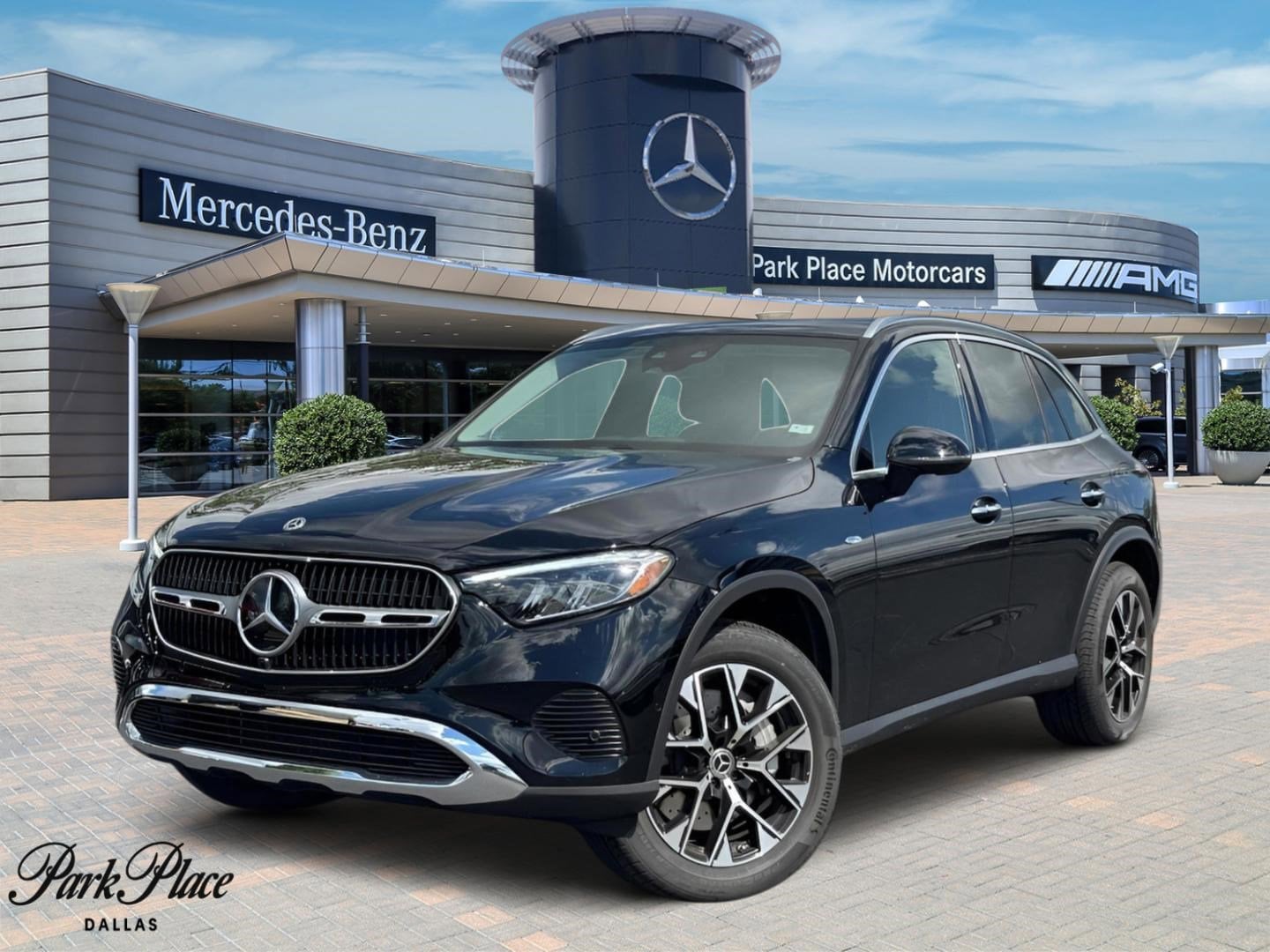 2025 Mercedes-Benz GLC Base's photo