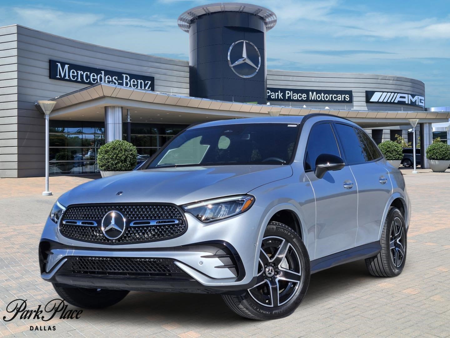2025 Mercedes-Benz GLC Base's photo