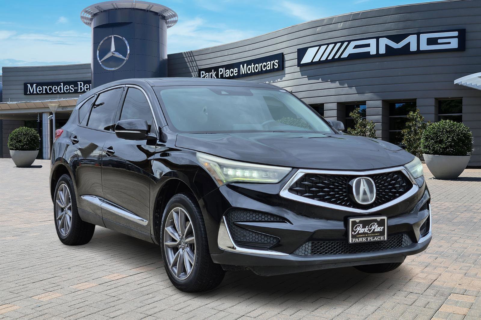 Used 2019 Acura RDX Technology Package with VIN 5J8TC2H59KL009749 for sale in Dallas, TX