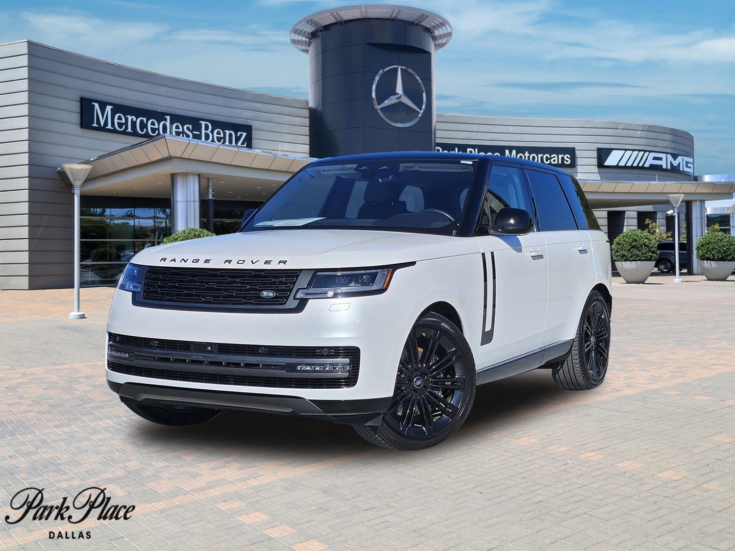 2023 Land Rover Range Rover SE's photo