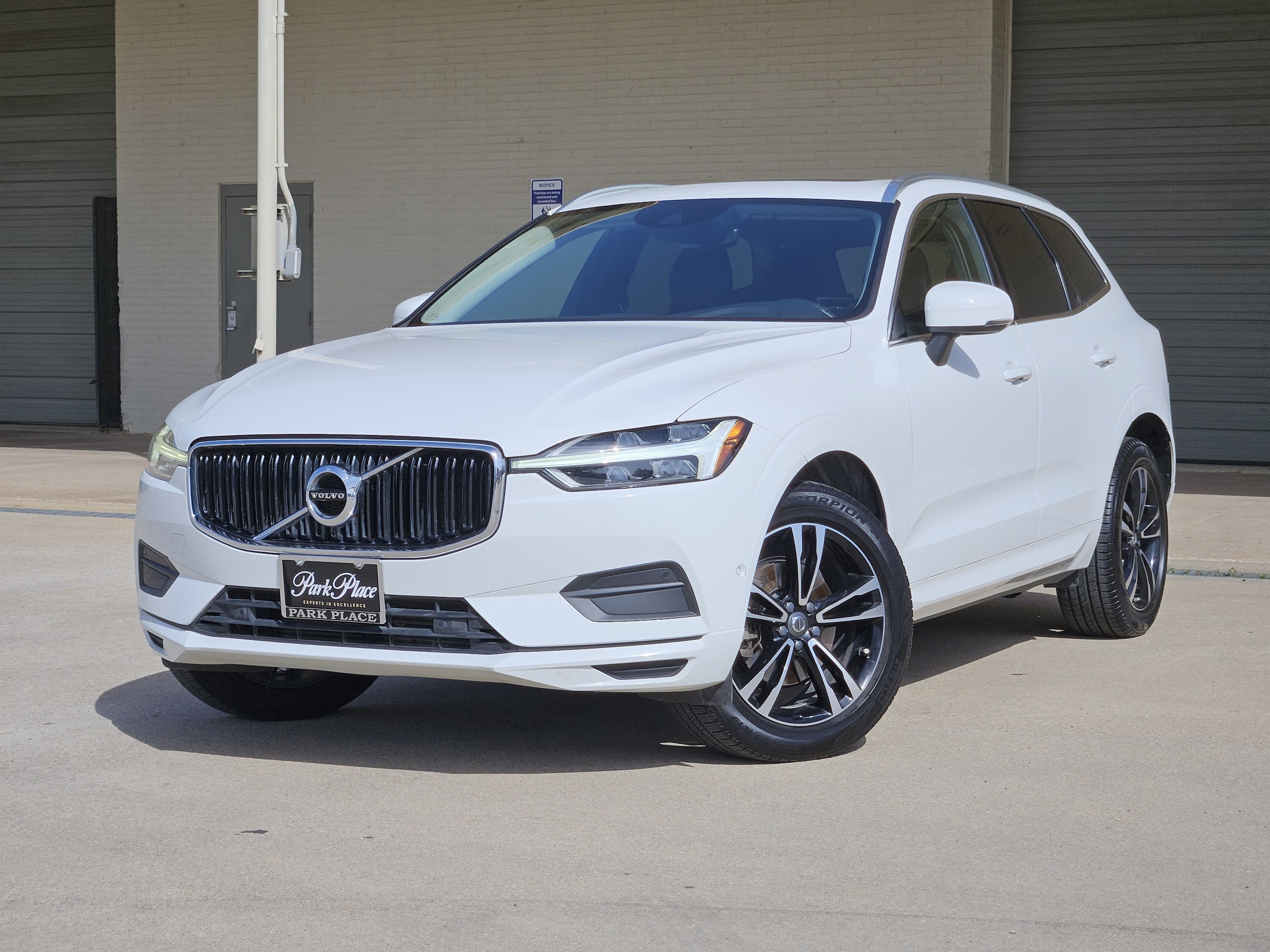 2019 Volvo XC60 T5 Momentum AWD's photo