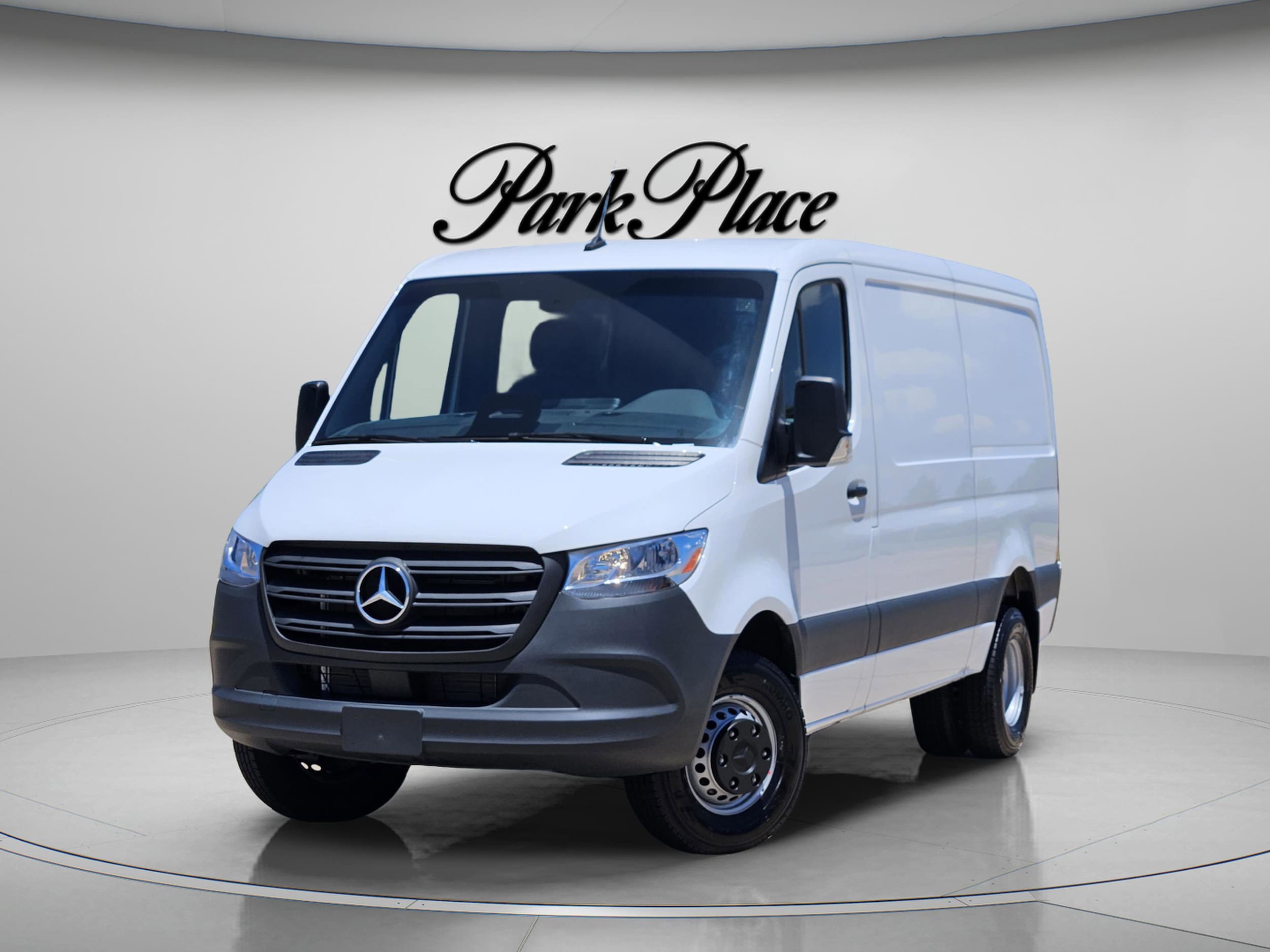 2026 Mercedes-Benz Sprinter 4500 144 WB HO's photo