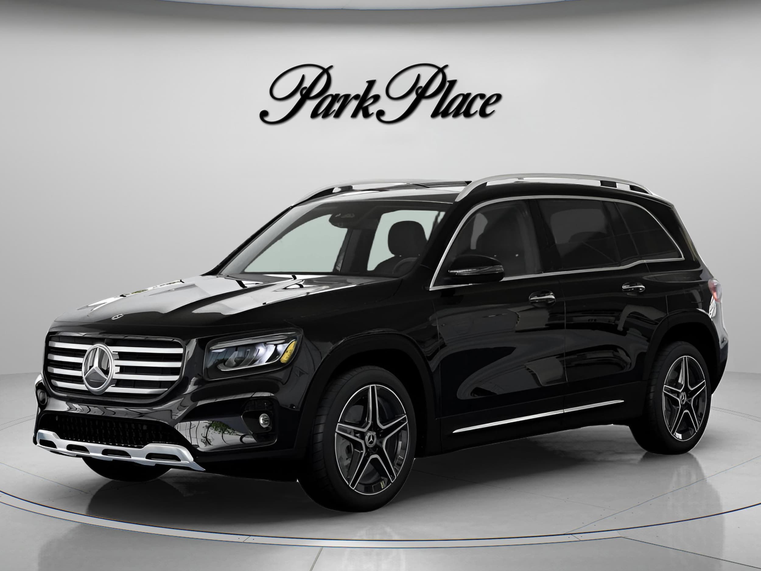 2026 Mercedes-Benz GLB GLB 250 4MATIC's photo