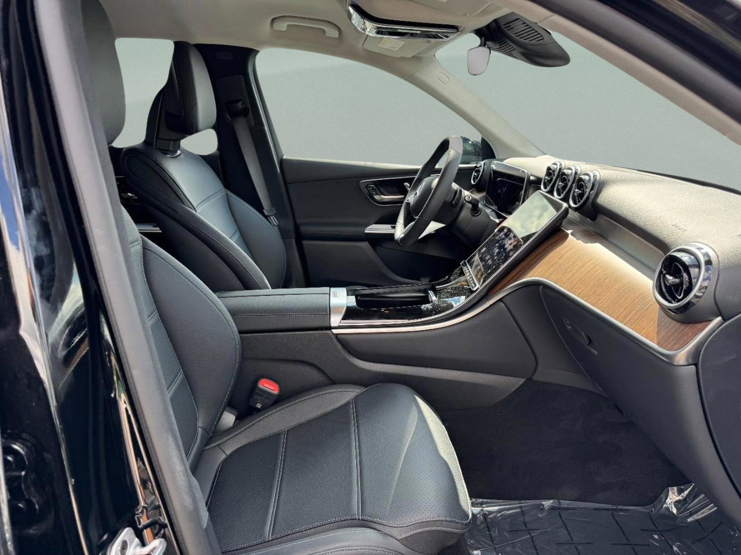 2025 Mercedes-Benz GLC Base - Photo 12