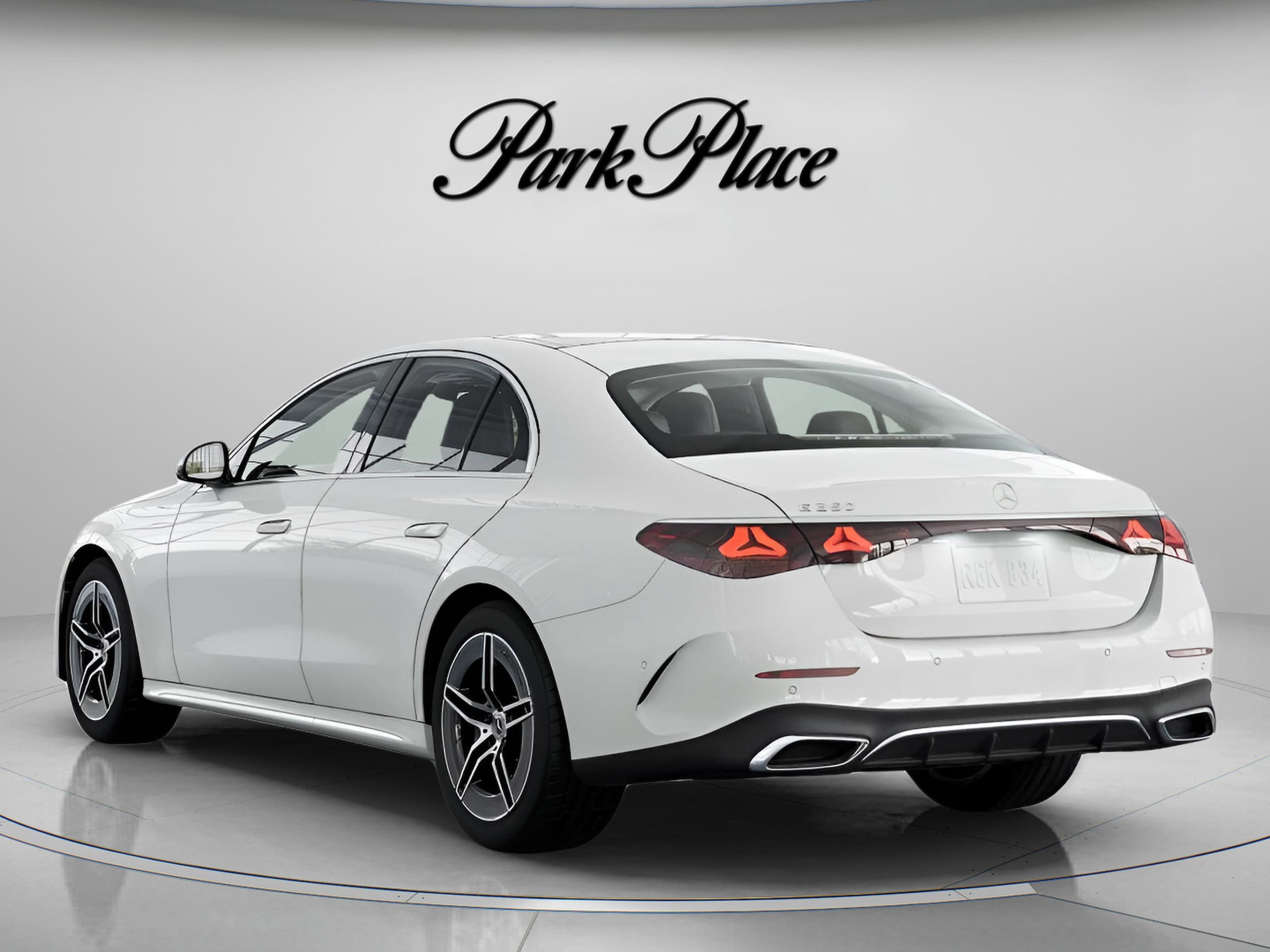 2025 Mercedes-Benz E-Class E350 - Photo 14