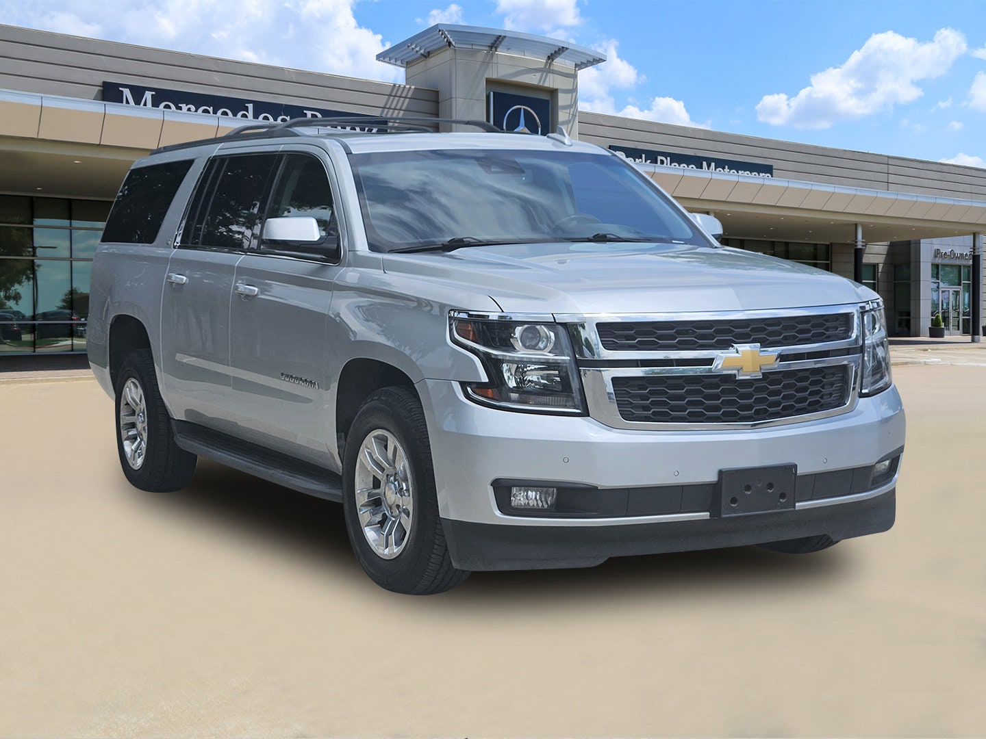 Used 2018 Chevrolet Suburban LT with VIN 1GNSKHKC8JR334192 for sale in Fort Worth, TX