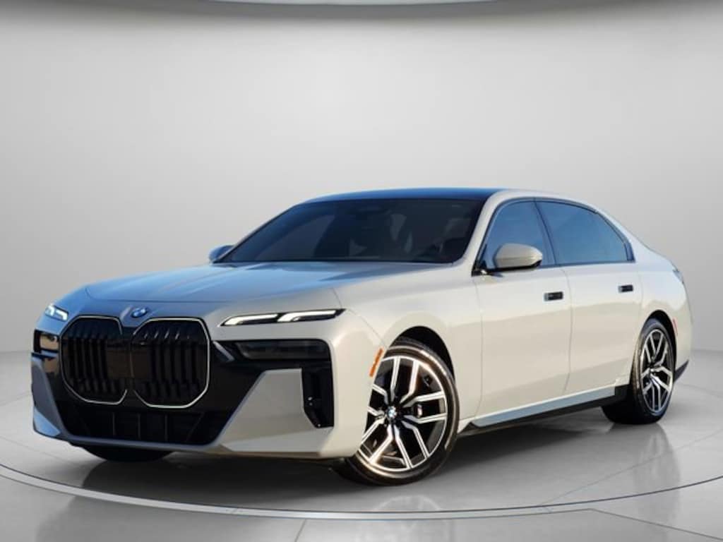 Used 2025 BMW 740i xDrive Sedan