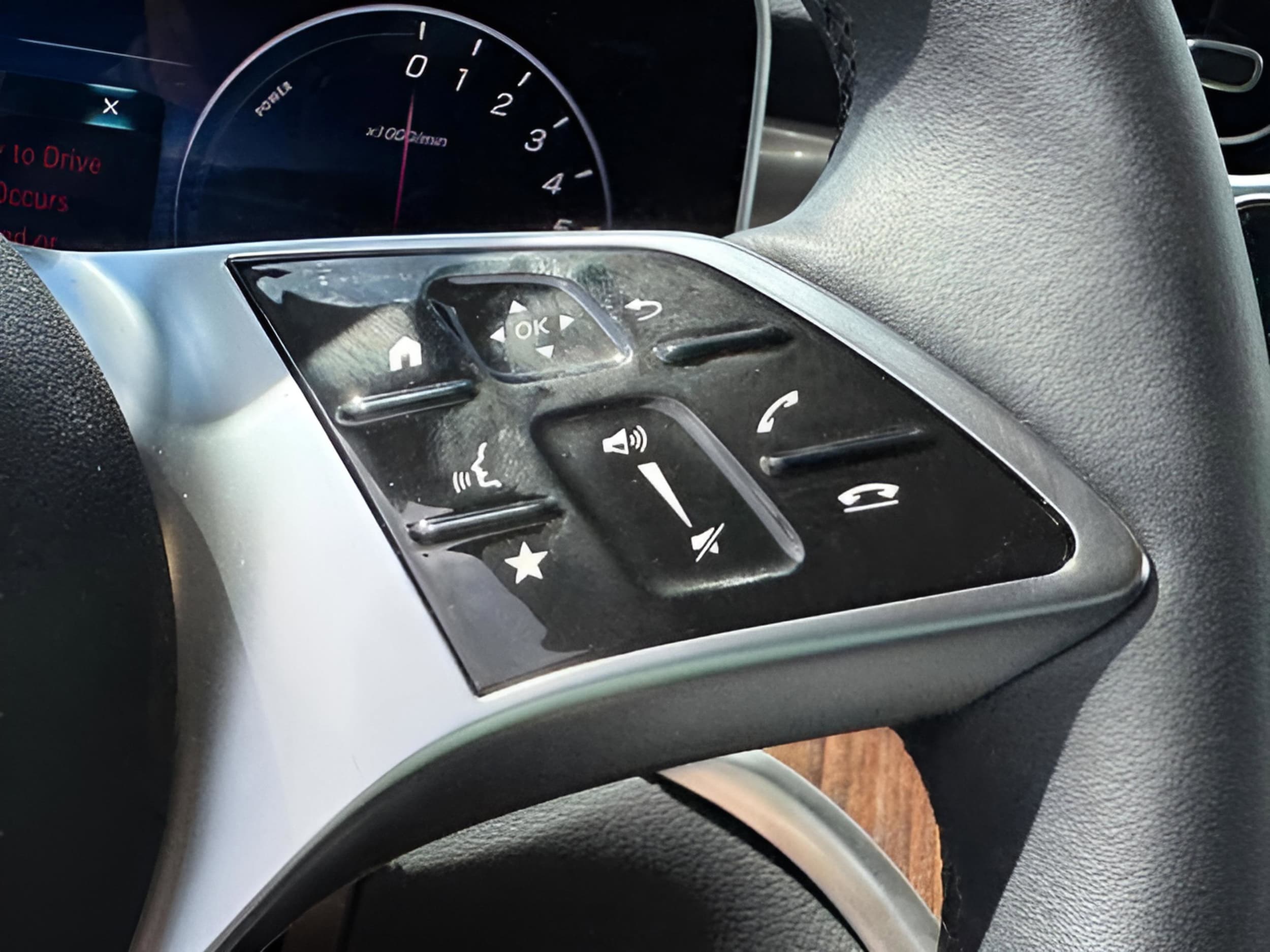 2025 Mercedes-Benz GLC Base - Photo 19