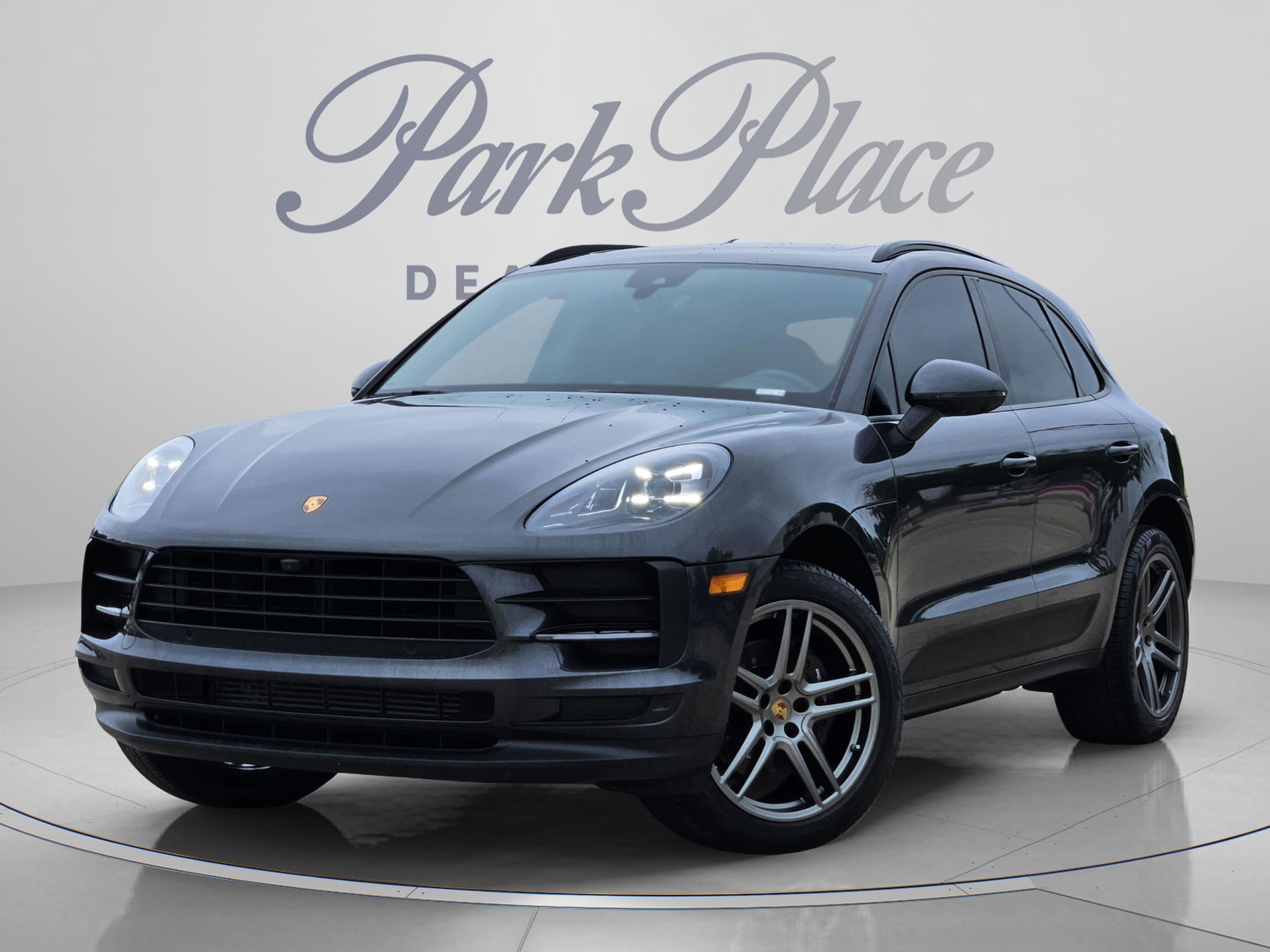2021 Porsche Macan -'s photo