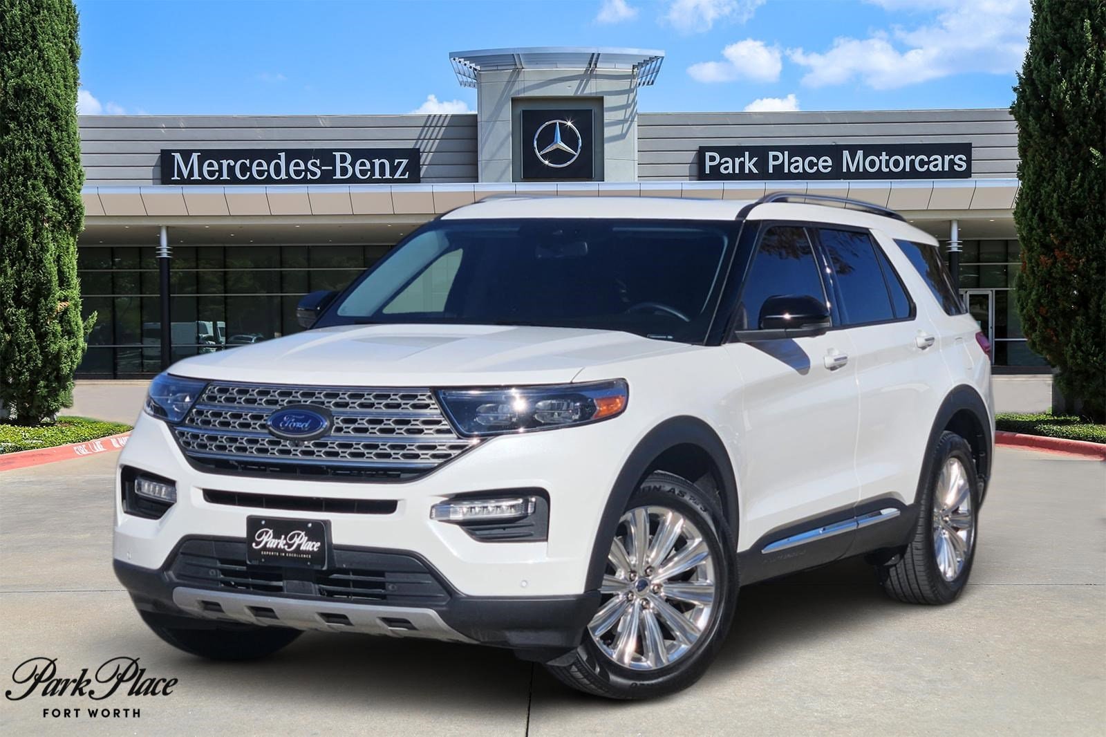 2022 Ford Explorer Limited's photo