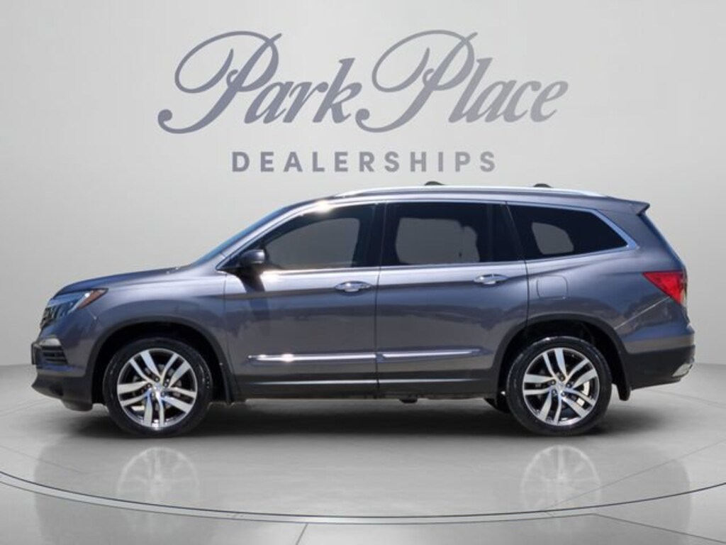 Used 2017 Honda Pilot Touring AWD SUV
