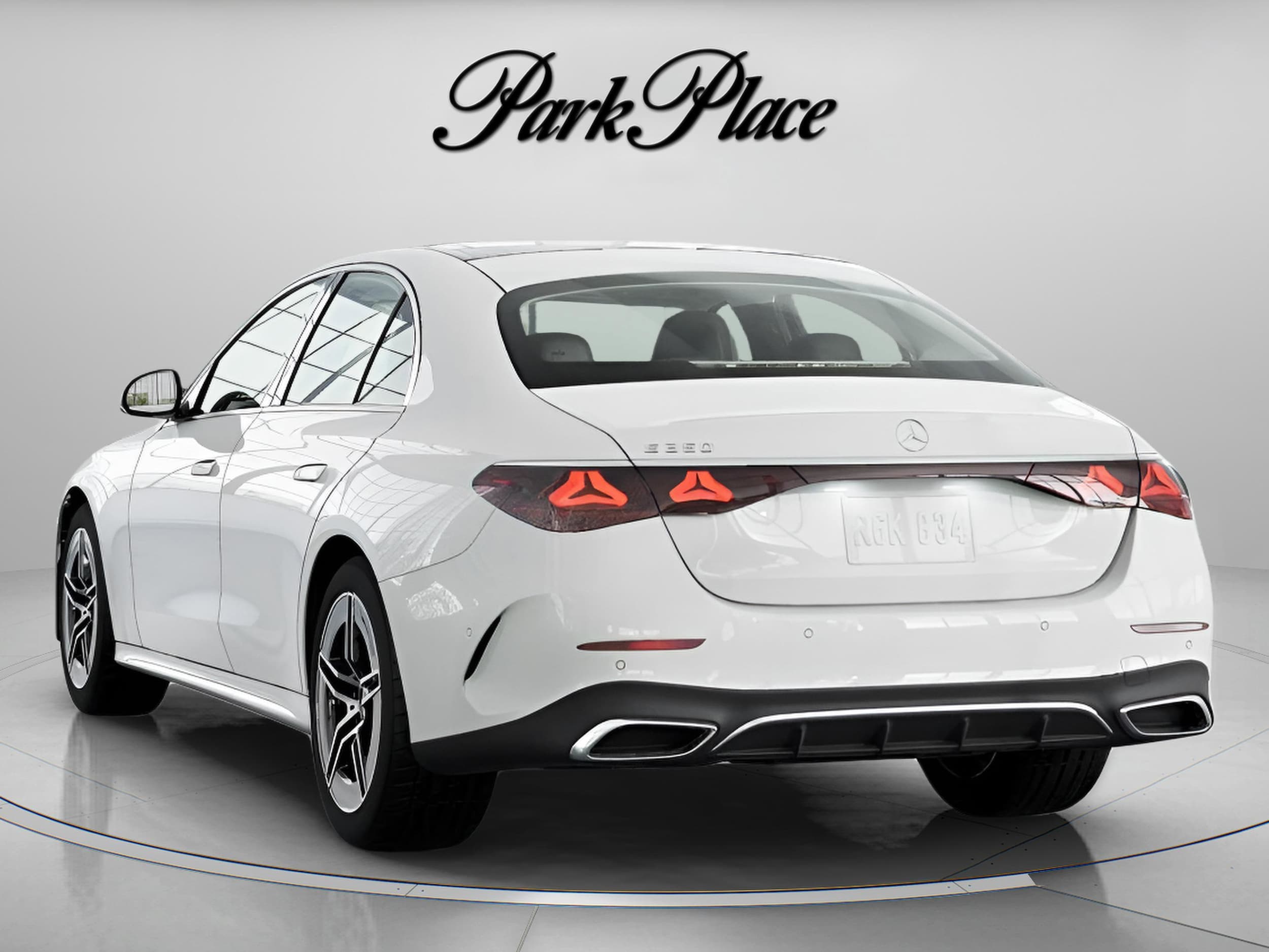 2025 Mercedes-Benz E-Class E350 - Photo 15