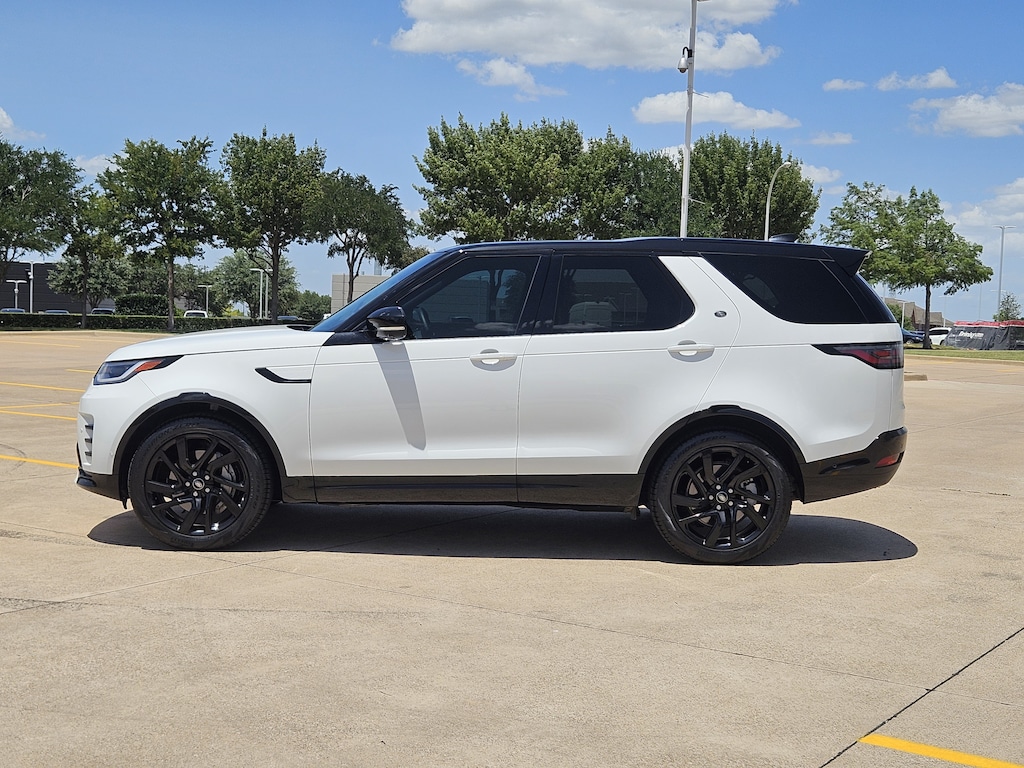 Used 2024 Land Rover Discovery P300 Dynamic SE SUV