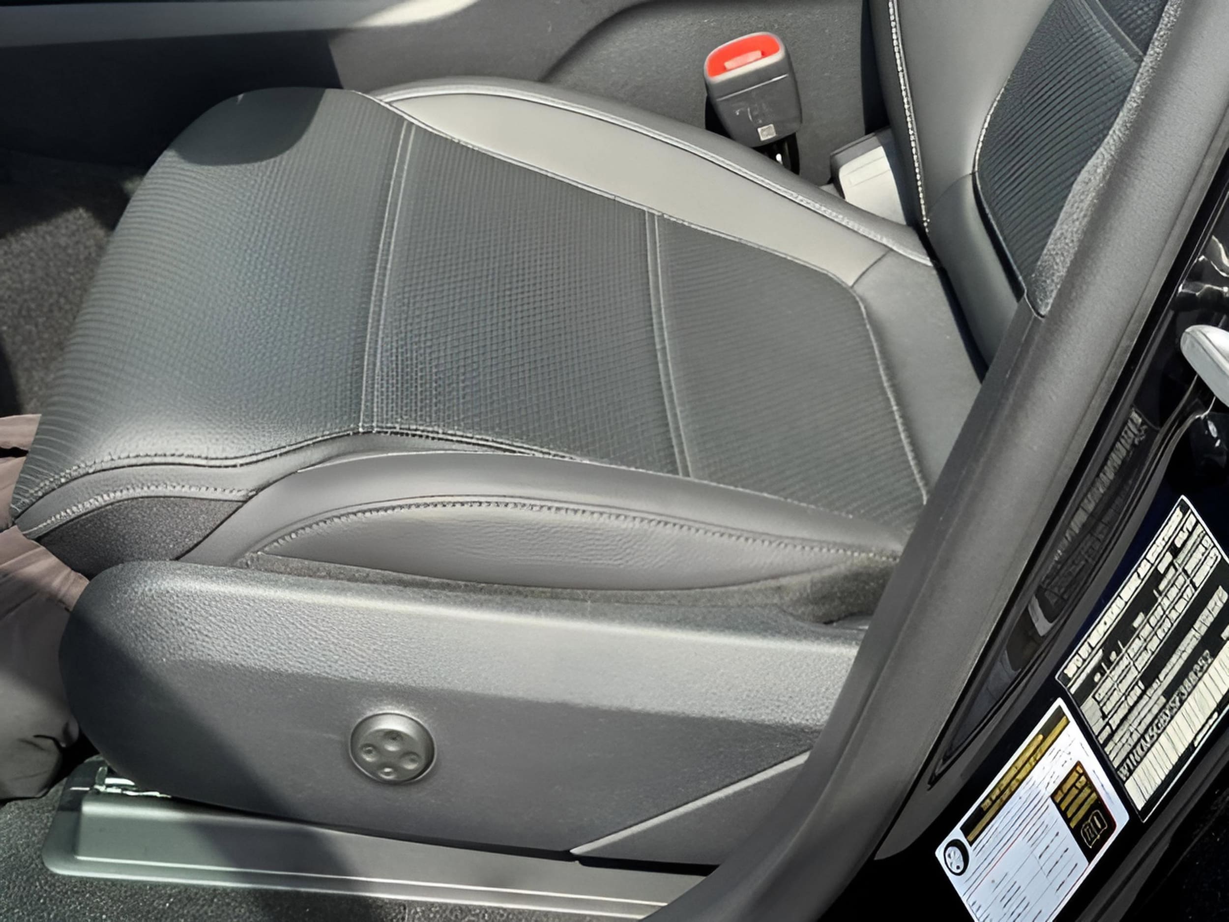 2025 Mercedes-Benz GLC Base - Photo 30