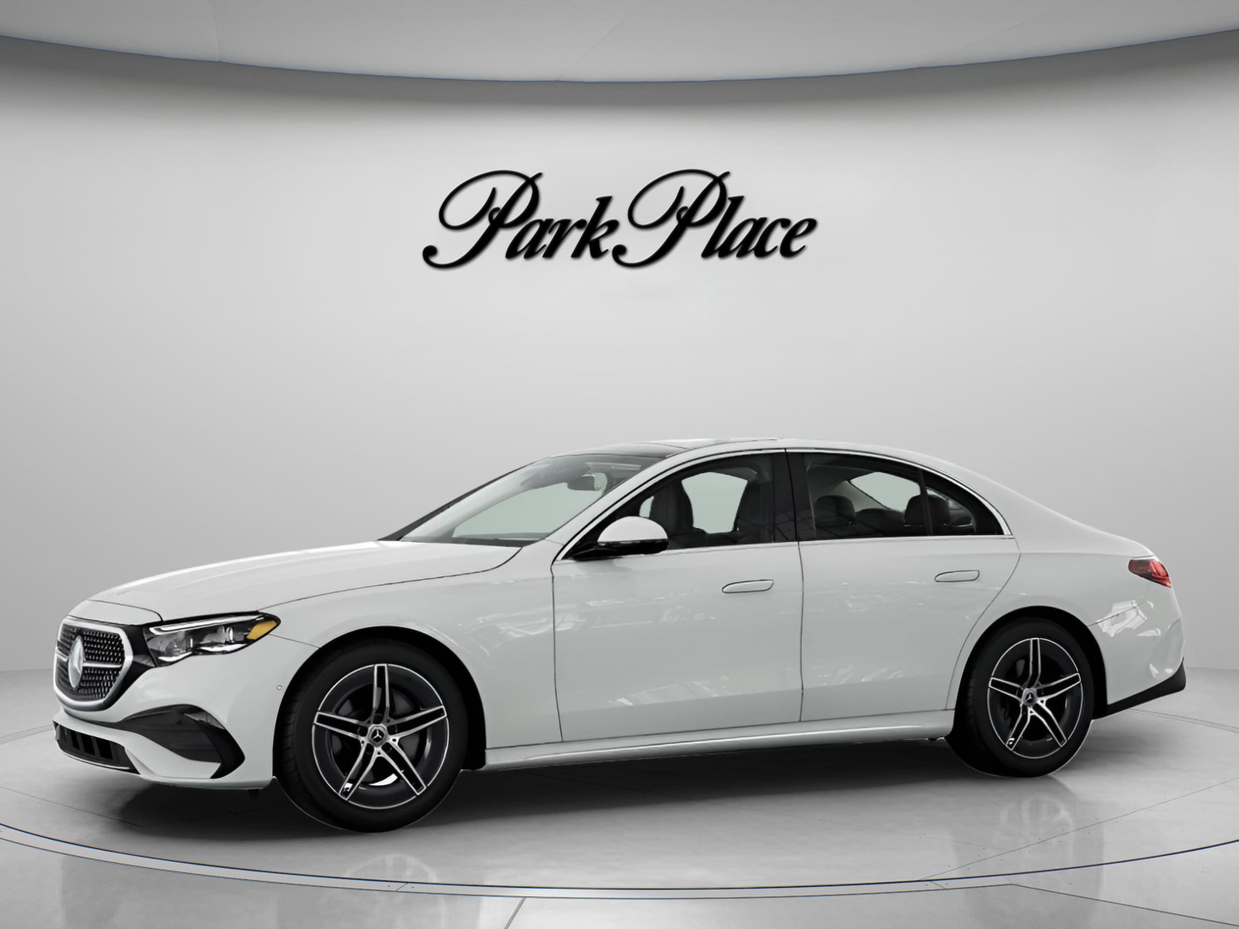 2025 Mercedes-Benz E-Class E350 - Photo 3