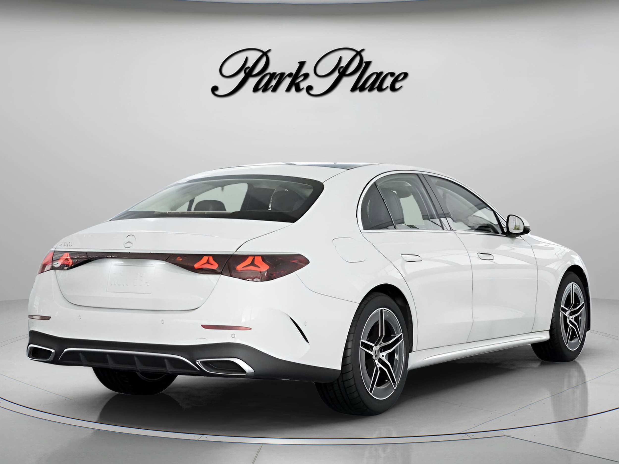 2025 Mercedes-Benz E-Class E350 - Photo 20