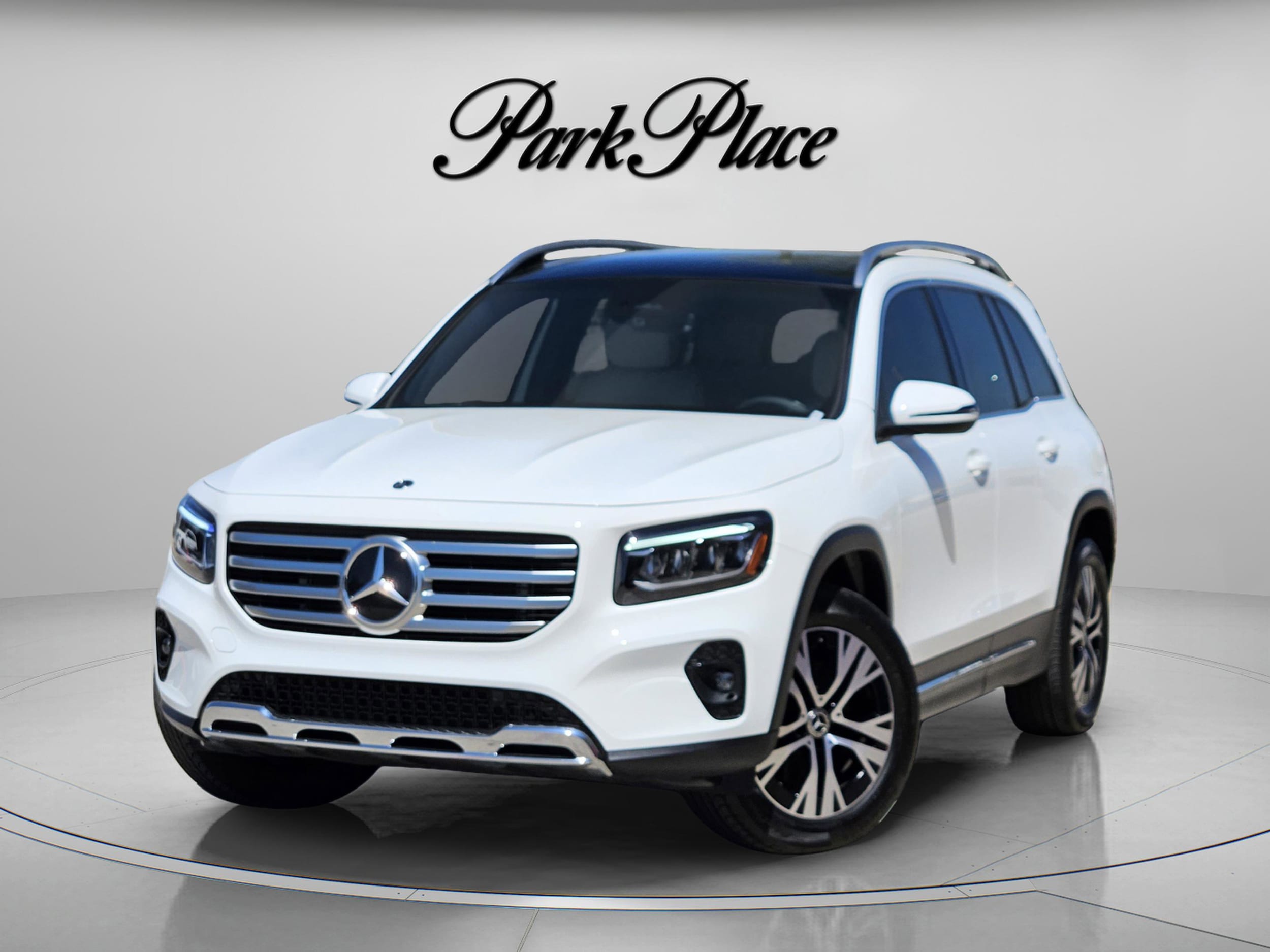 2026 Mercedes-Benz GLB GLB 250's photo