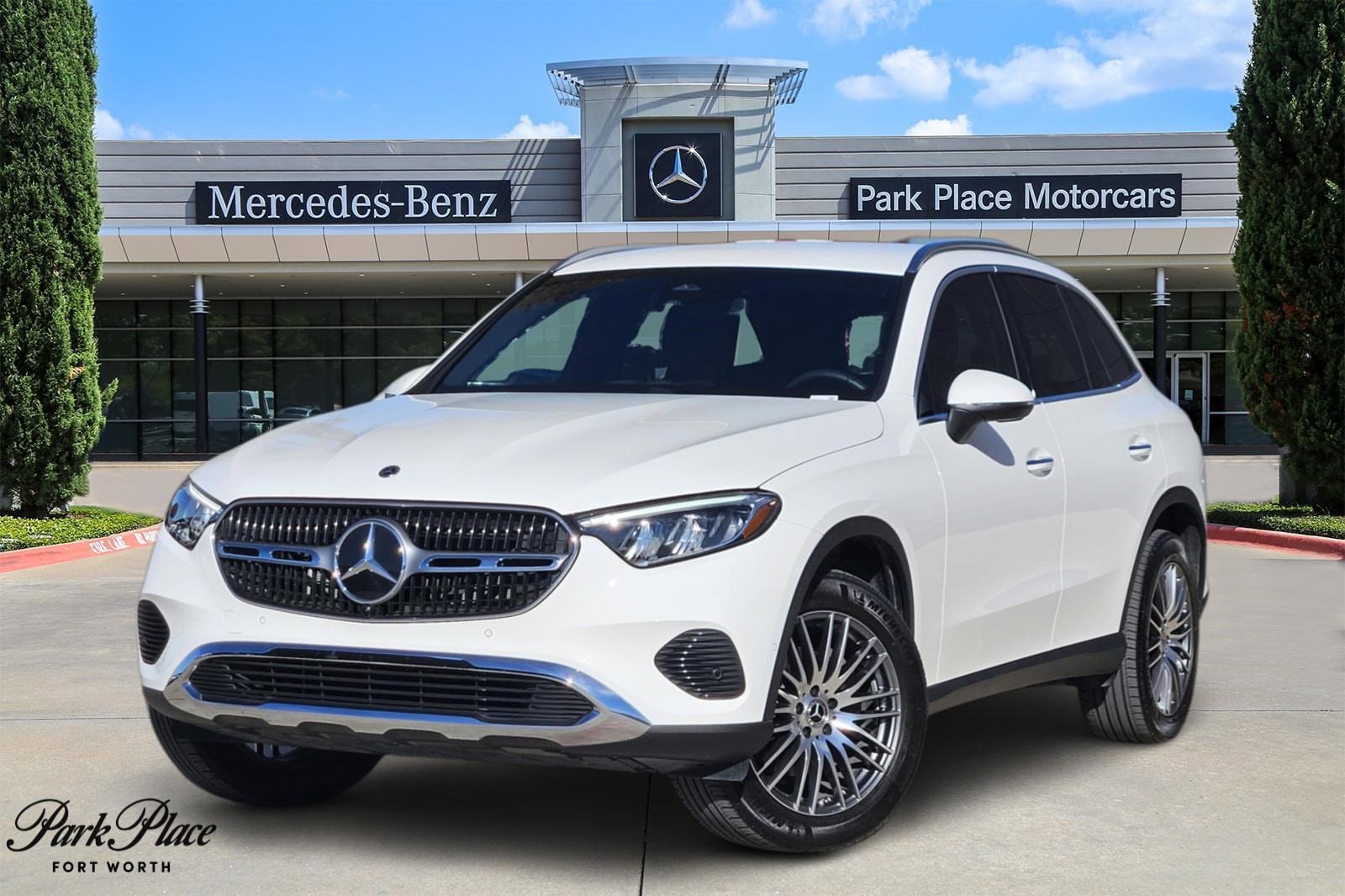 2025 Mercedes-Benz GLC Base's photo