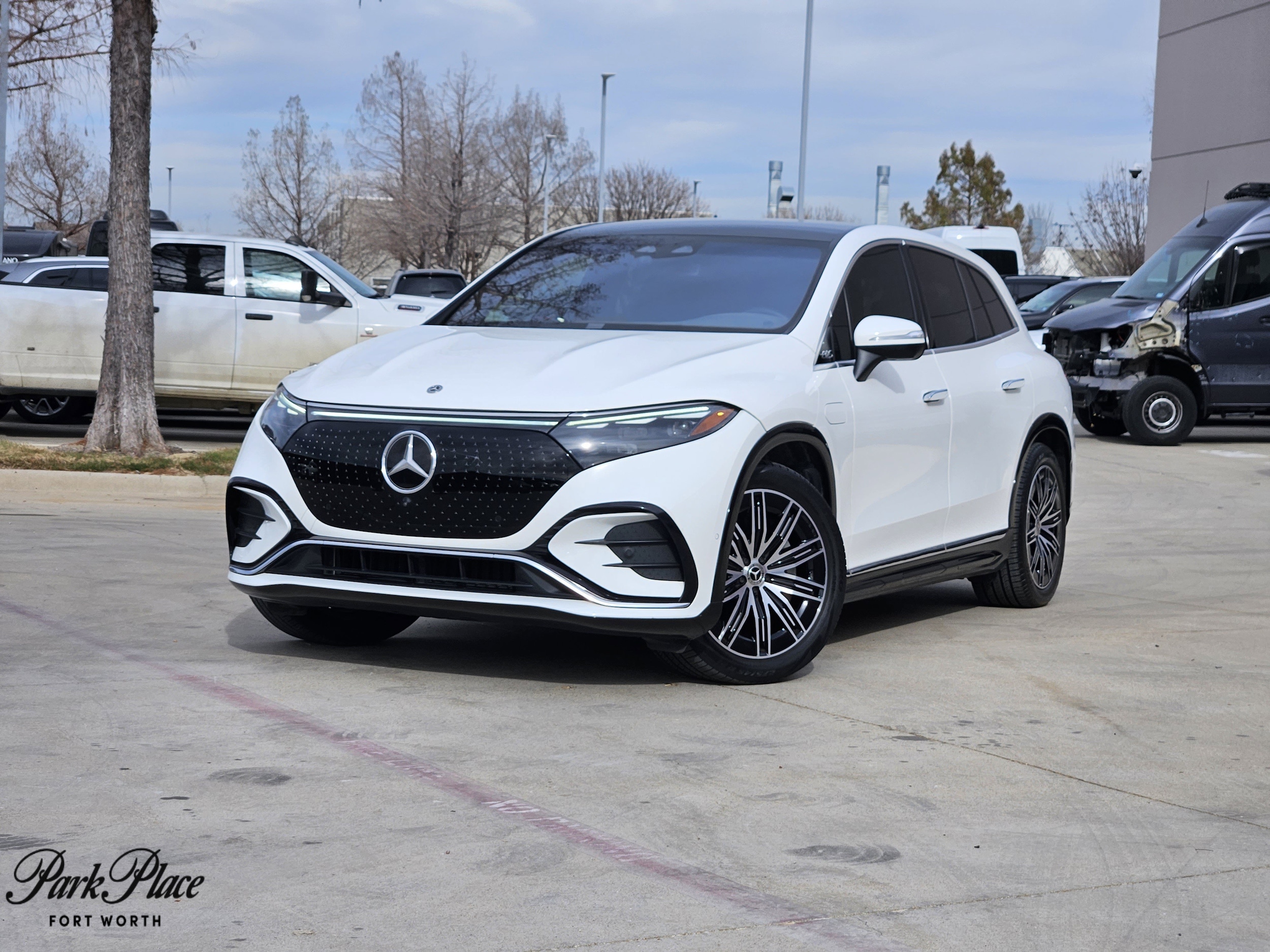 2023 Mercedes-Benz EQS SUV Base's photo