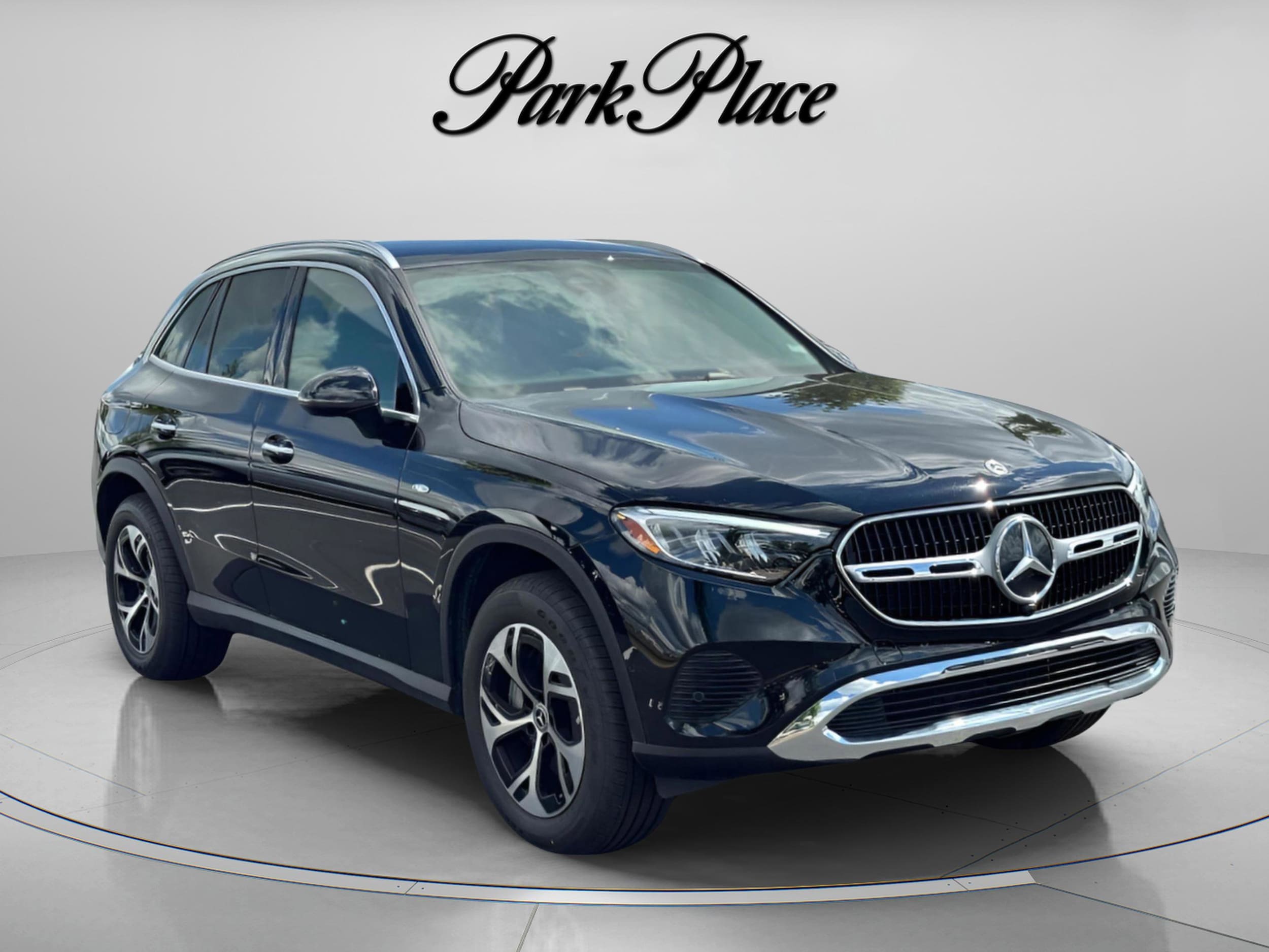 2025 Mercedes-Benz GLC Base - Photo 8