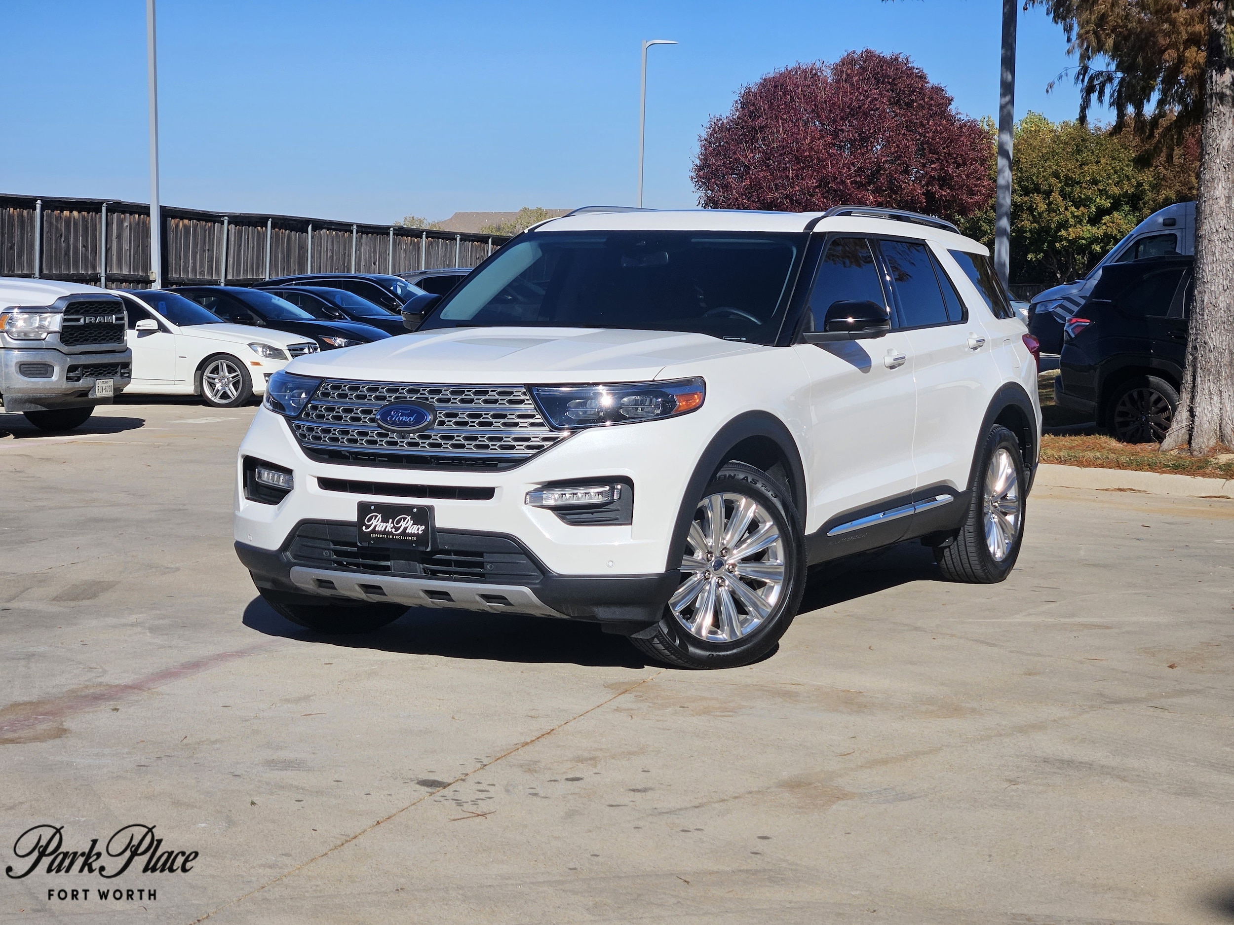 2022 Ford Explorer Limited's photo