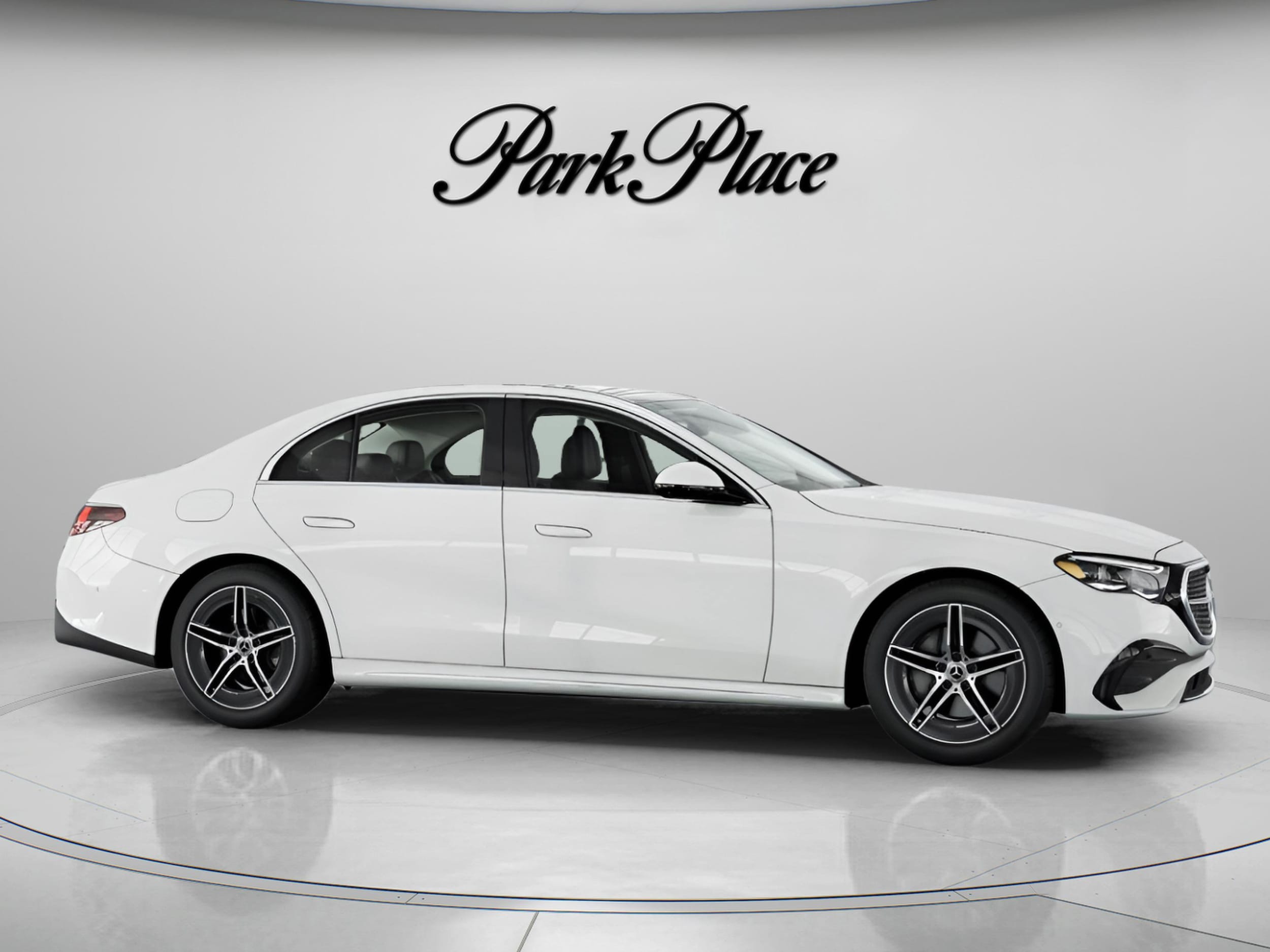 2025 Mercedes-Benz E-Class E350 - Photo 28