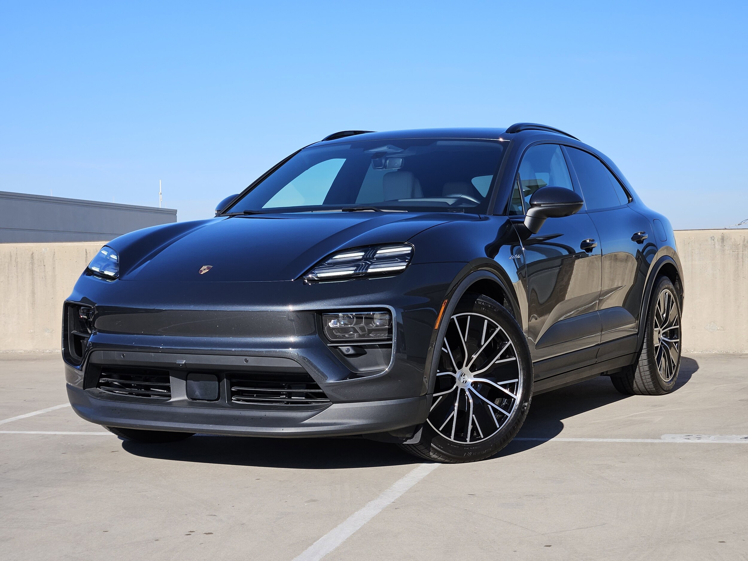 2024 Porsche Macan Base's photo