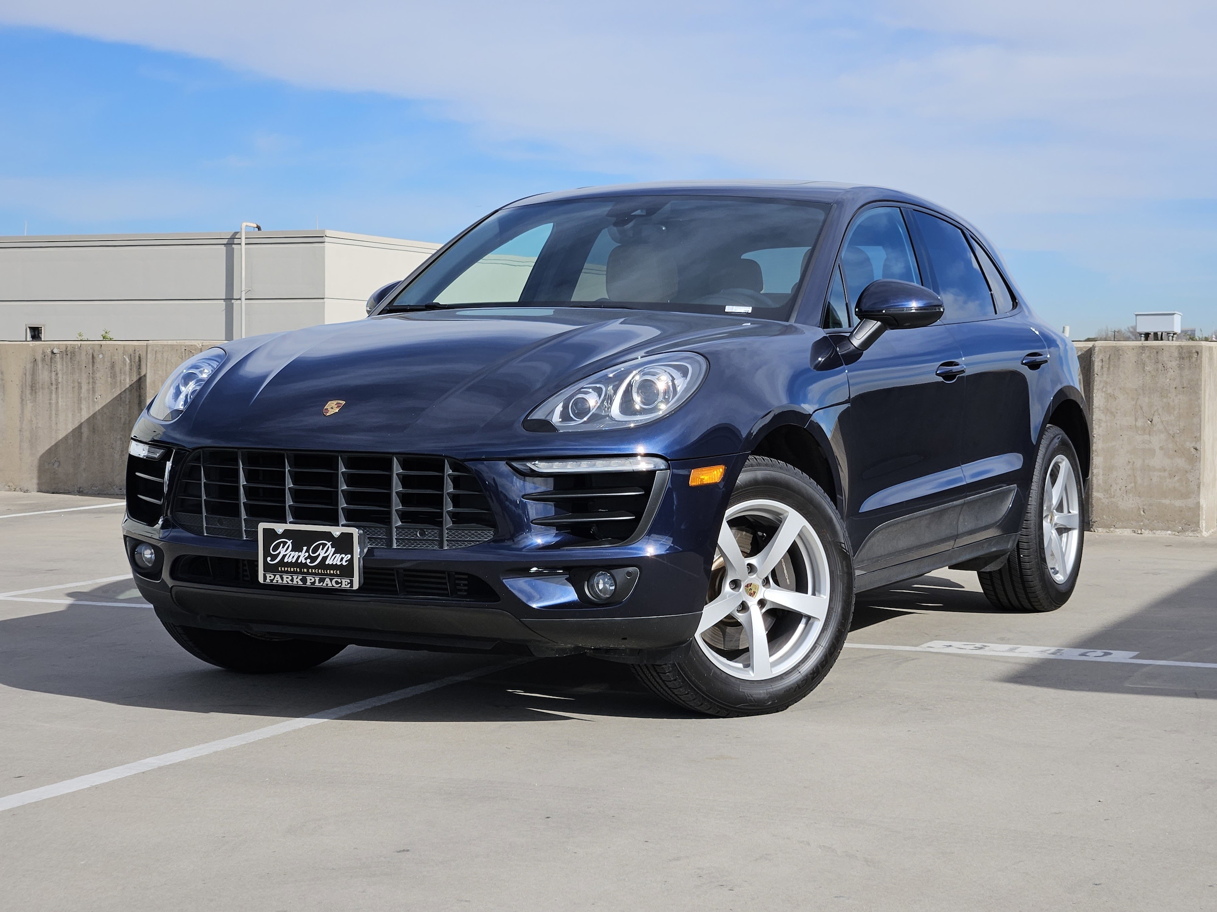 2018 Porsche Macan Base's photo