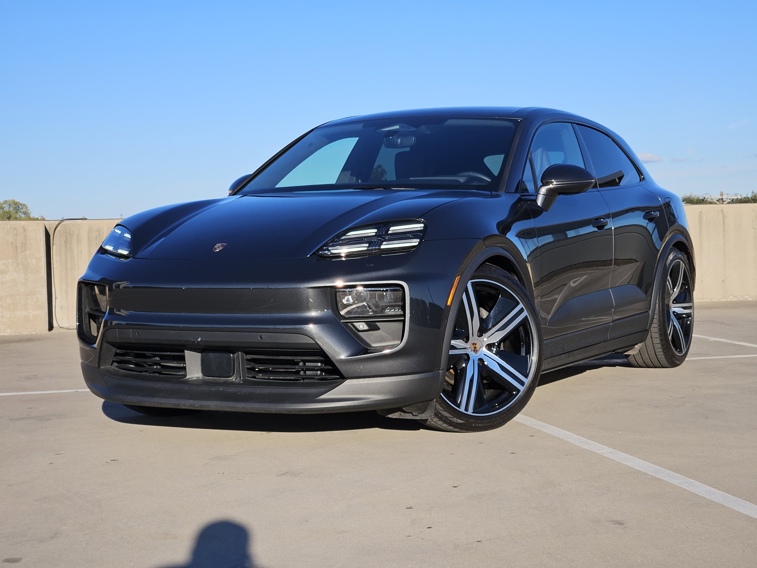 2024 Porsche Macan Base's photo