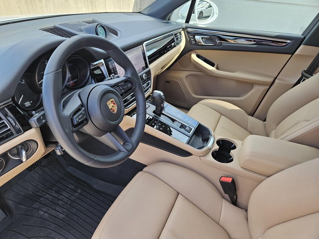 Certified 2025 Porsche Macan 4D Sport Utility