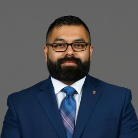 Staff member John Velasquez from ID_40361e