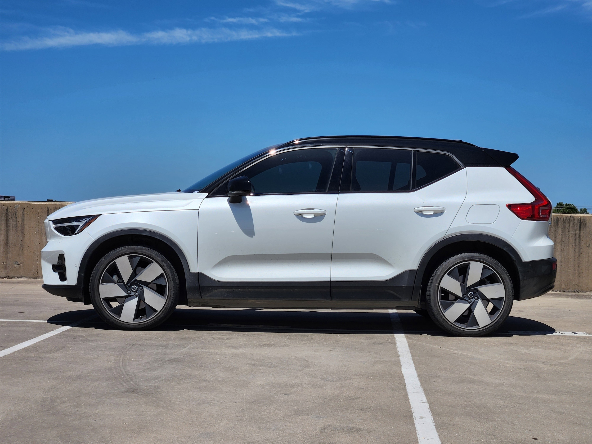 Used 2023 Volvo XC40 Plus with VIN YV4ED3UW2P2926793 for sale in Dallas, TX