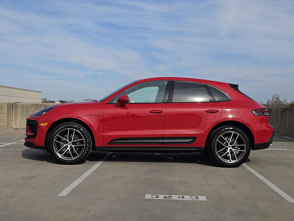 Certified 2025 Porsche Macan 4D Sport Utility