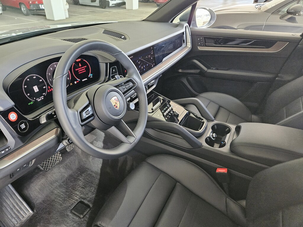 Certified 2025 Porsche Cayenne 4D Sport Utility