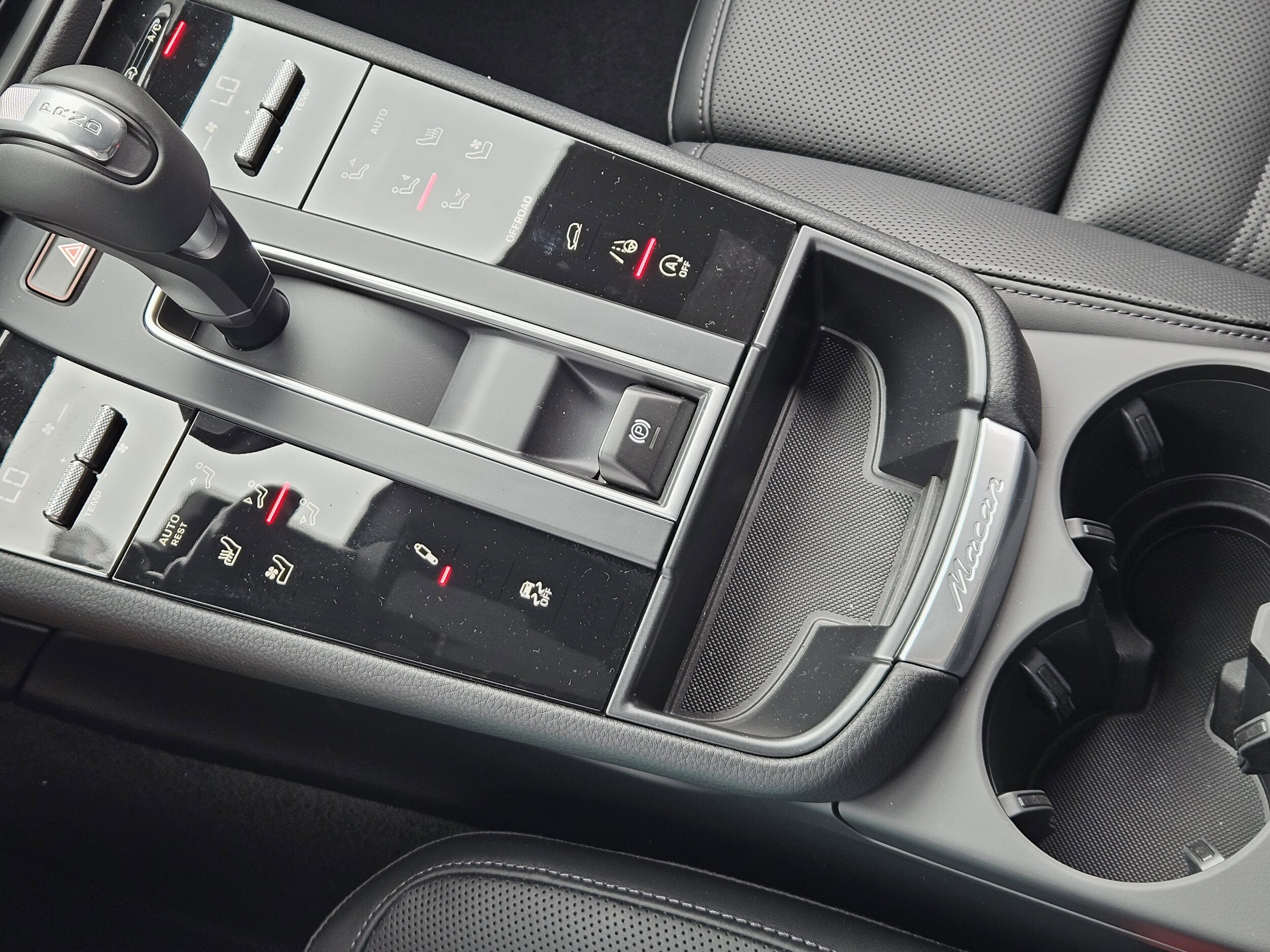 2026 Porsche Macan - Photo 19