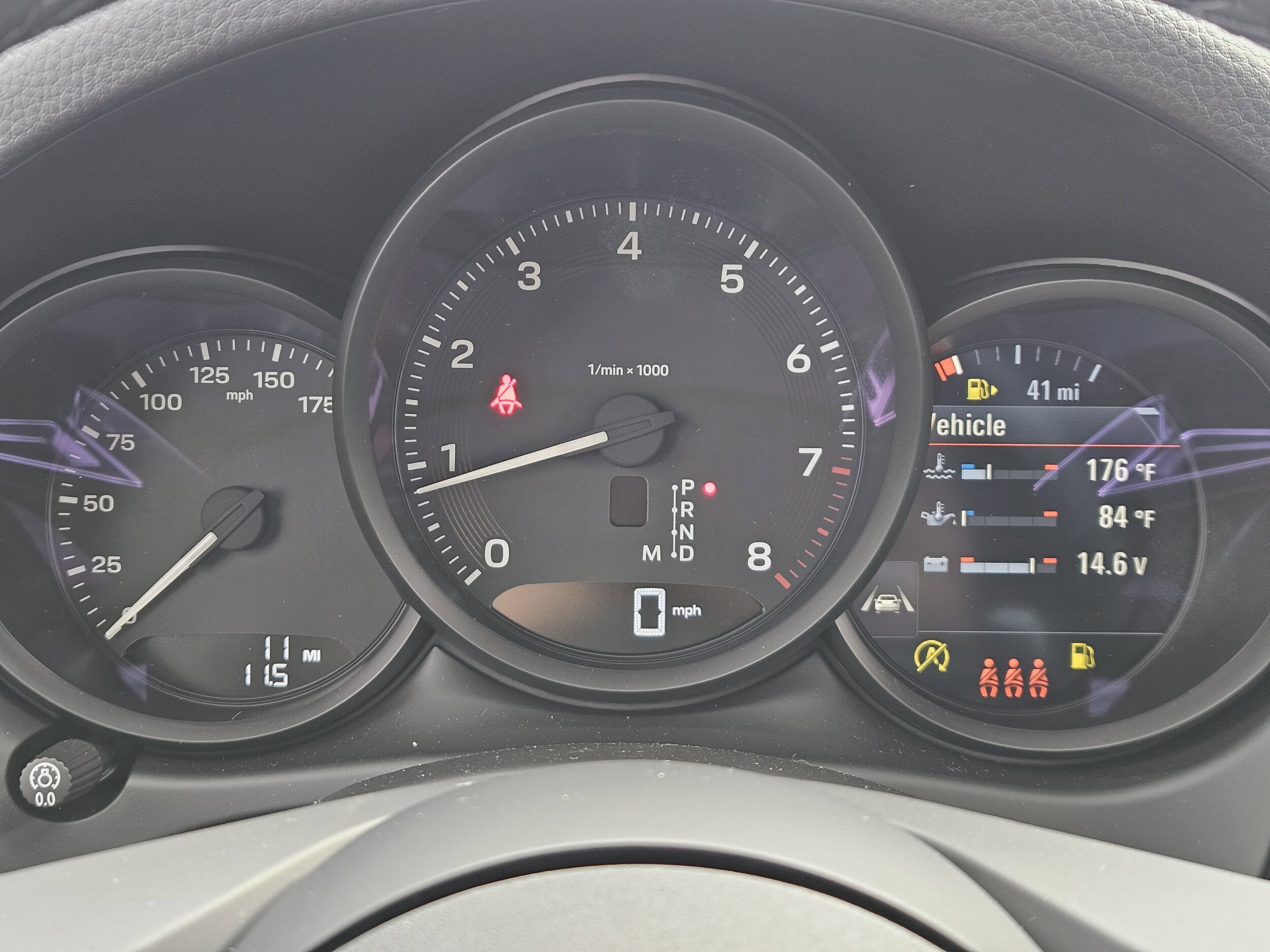 2026 Porsche Macan - Photo 15