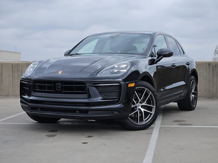 2025 Porsche Macan SUV
