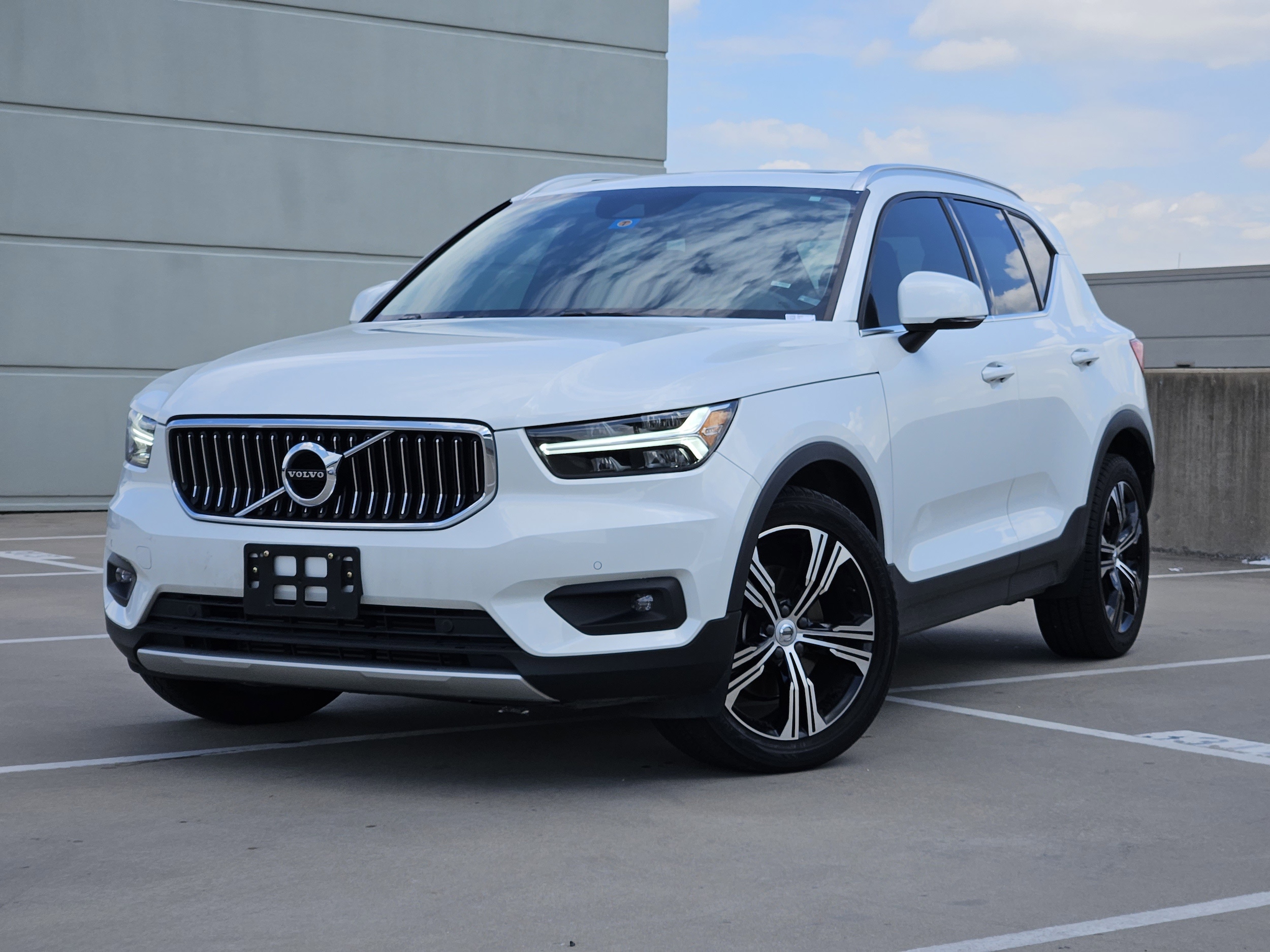2020 Volvo XC40 T4 Inscription's photo