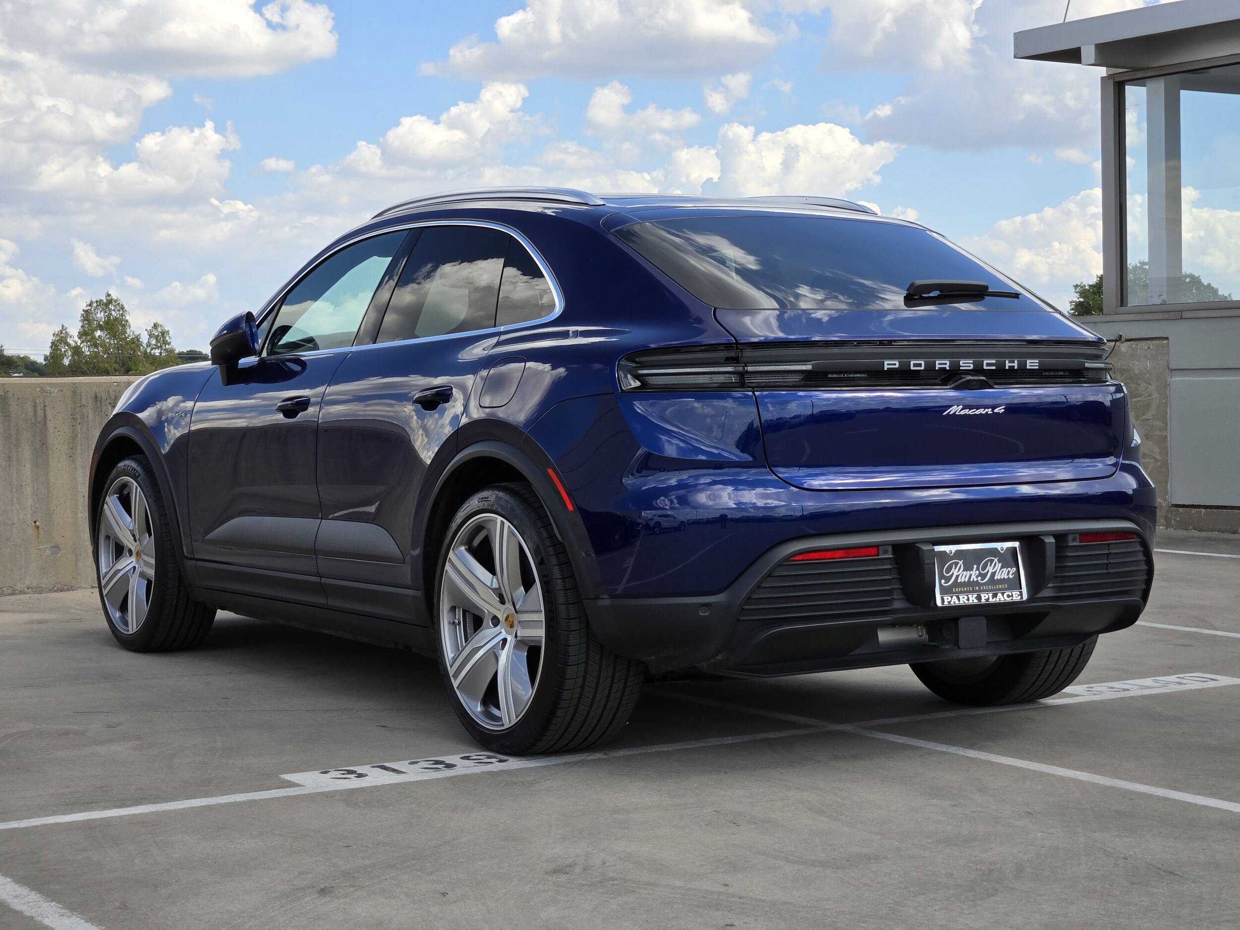 2024 Porsche Macan Electric 4 photo 3