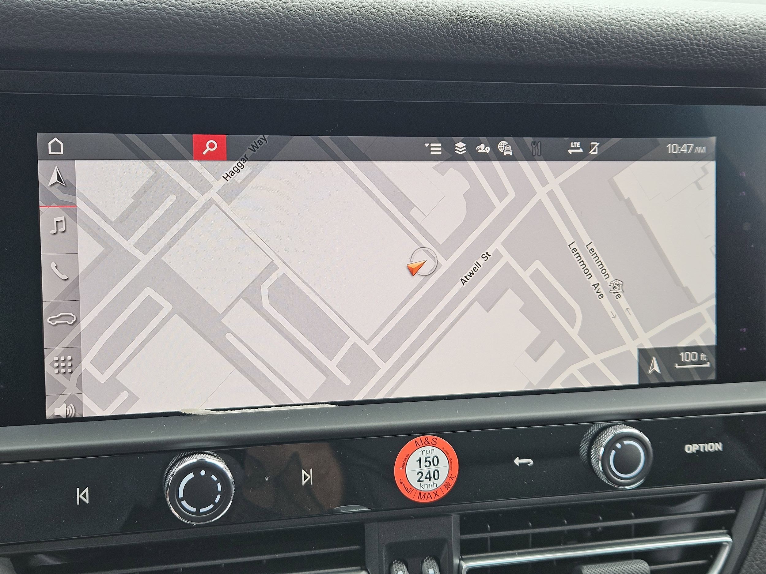 2026 Porsche Macan - Photo 16