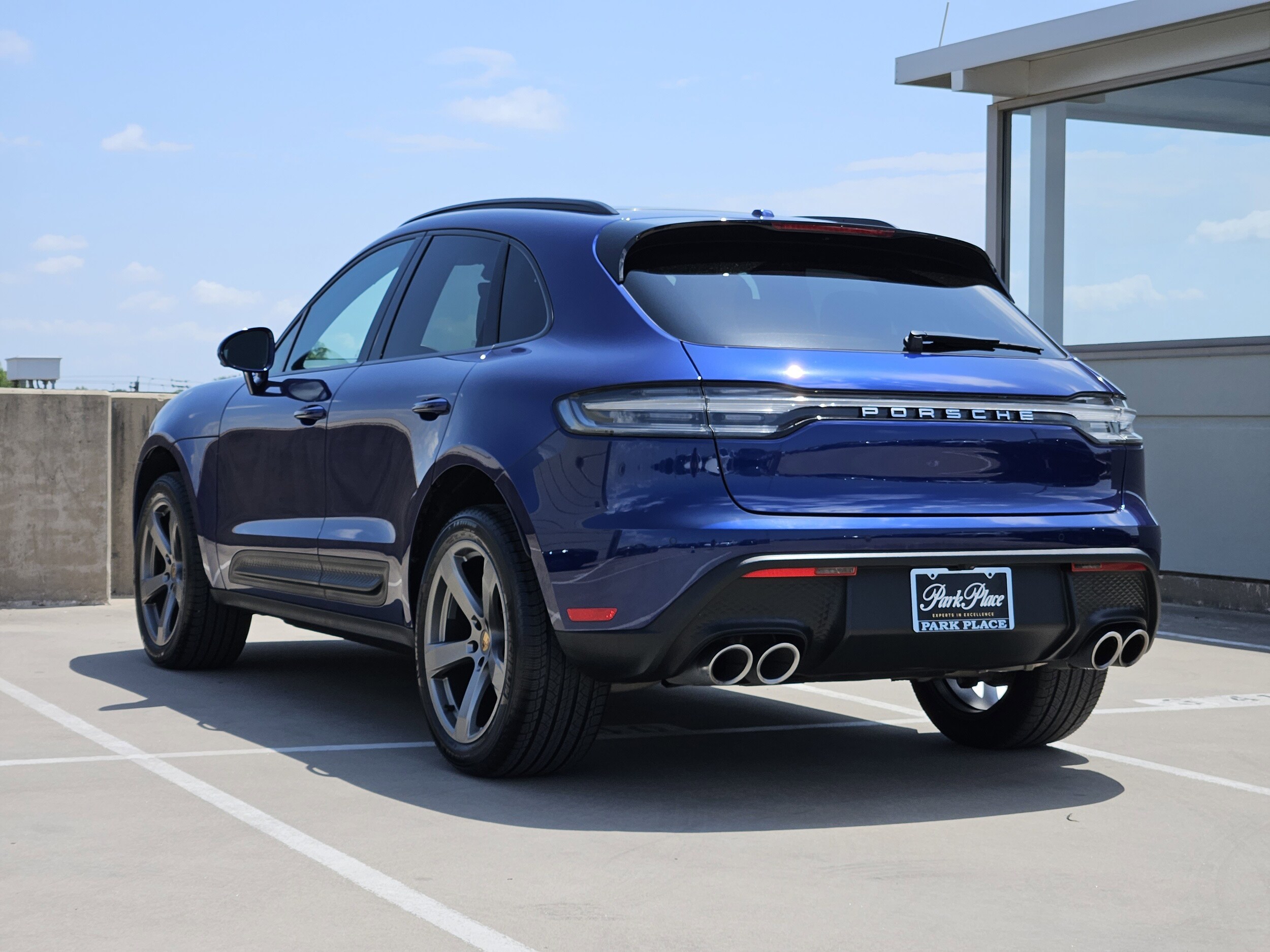 2024 Porsche Macan T photo 3