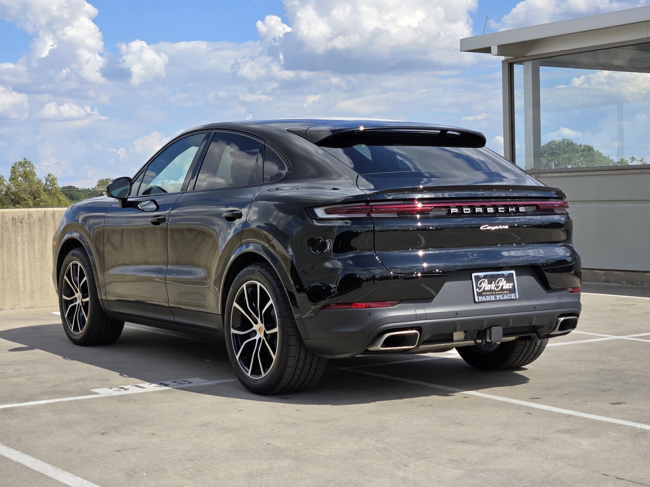 2025 Porsche Cayenne Coupe photo 3
